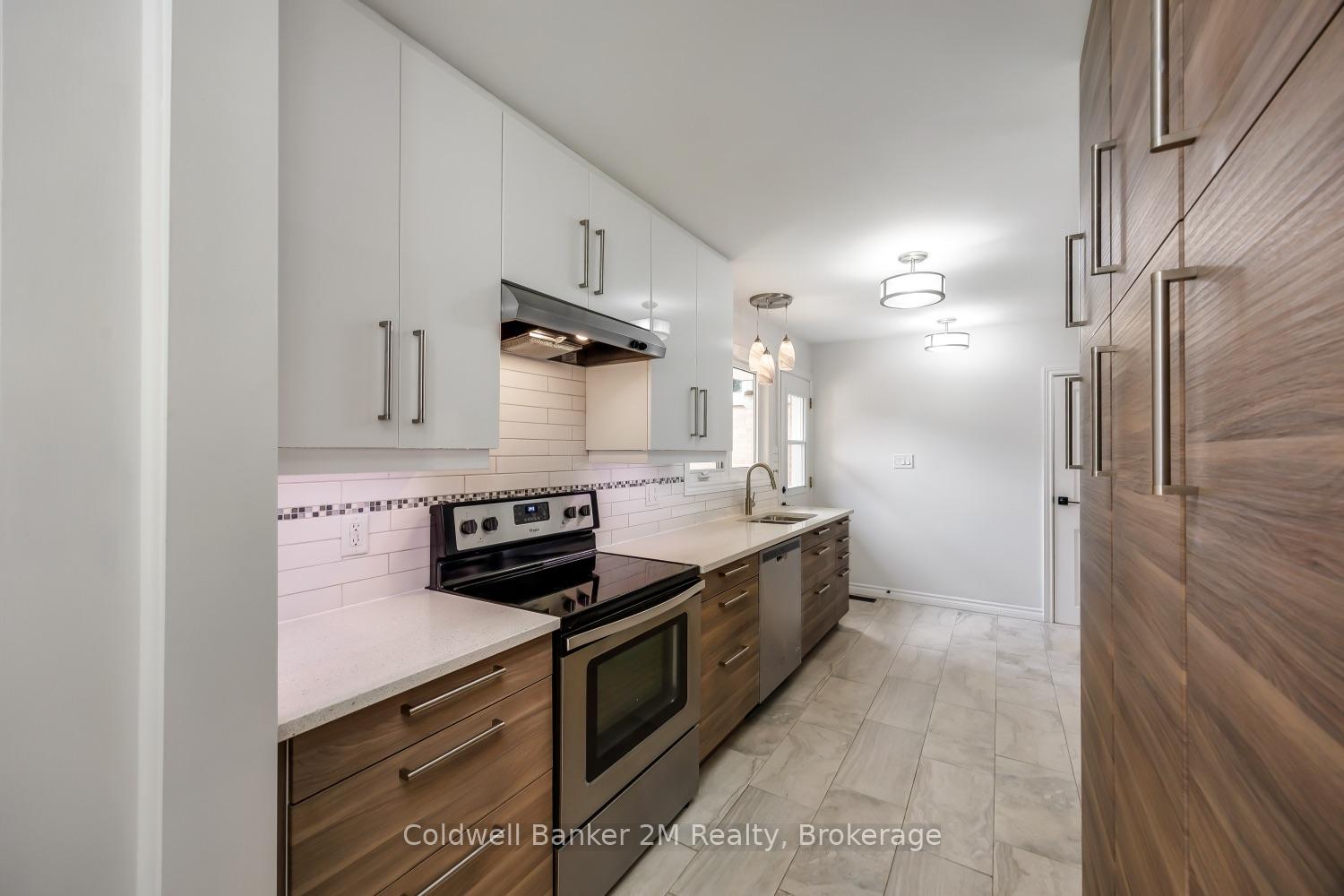 Photo 5 of 314 Inverness Drive, Oshawa, McLaughlin — HOMEH