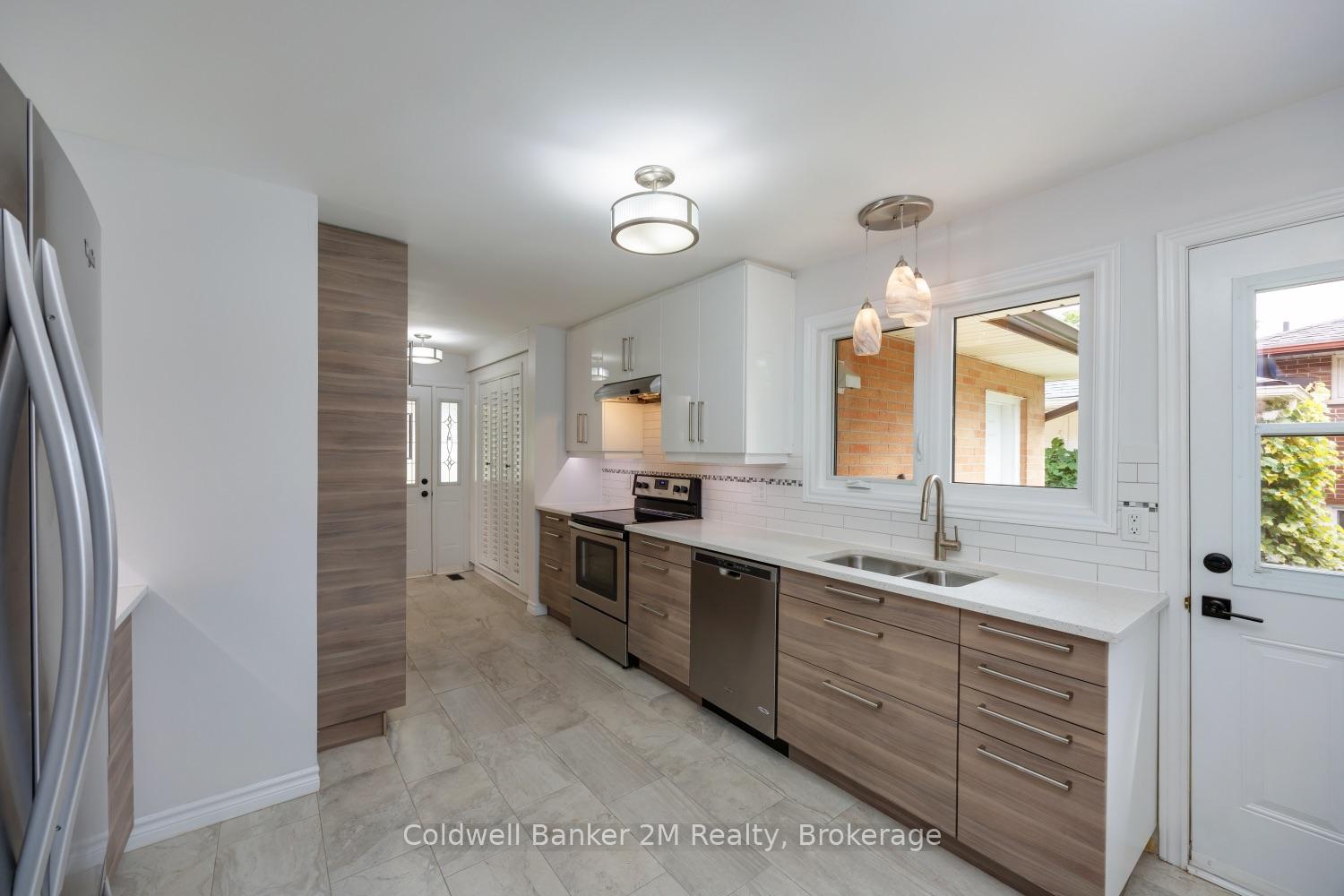 Photo 8 of 314 Inverness Drive, Oshawa, McLaughlin — HOMEH