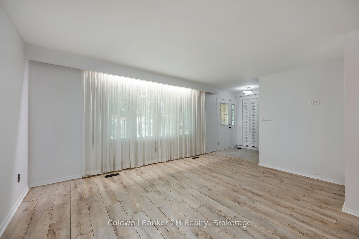 Photo 11 of 314 Inverness Drive, Oshawa, McLaughlin — HOMEH