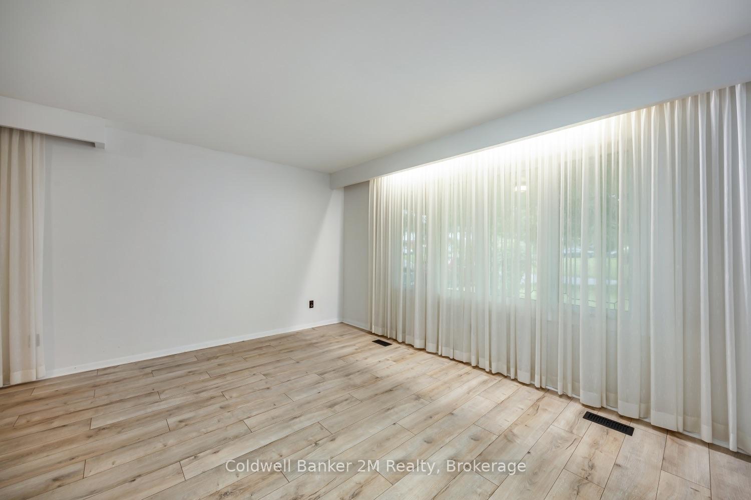 Photo 13 of 314 Inverness Drive, Oshawa, McLaughlin — HOMEH