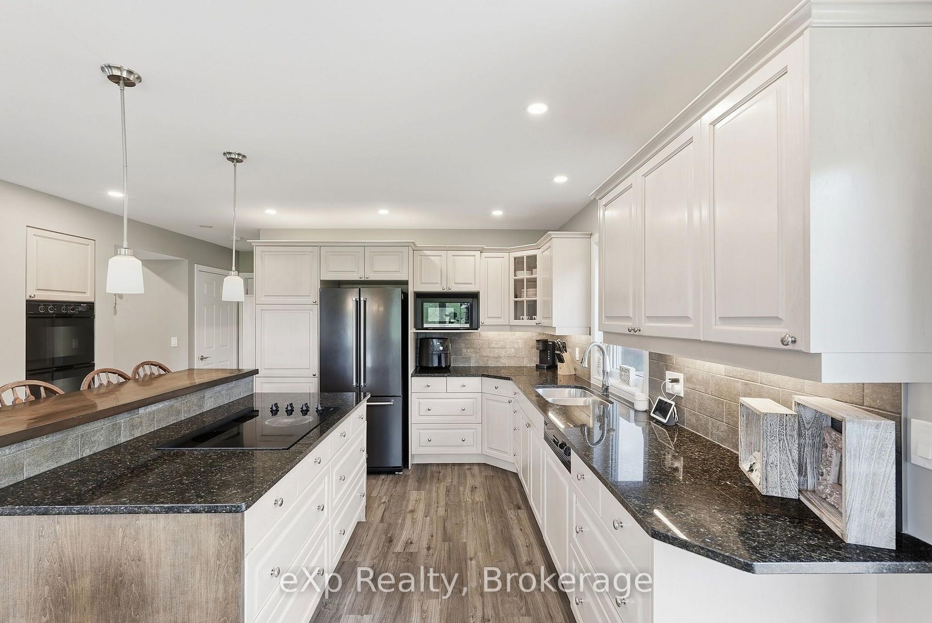 Photo 10 of 324 David Winkler Parkway, West Grey — HOMEH