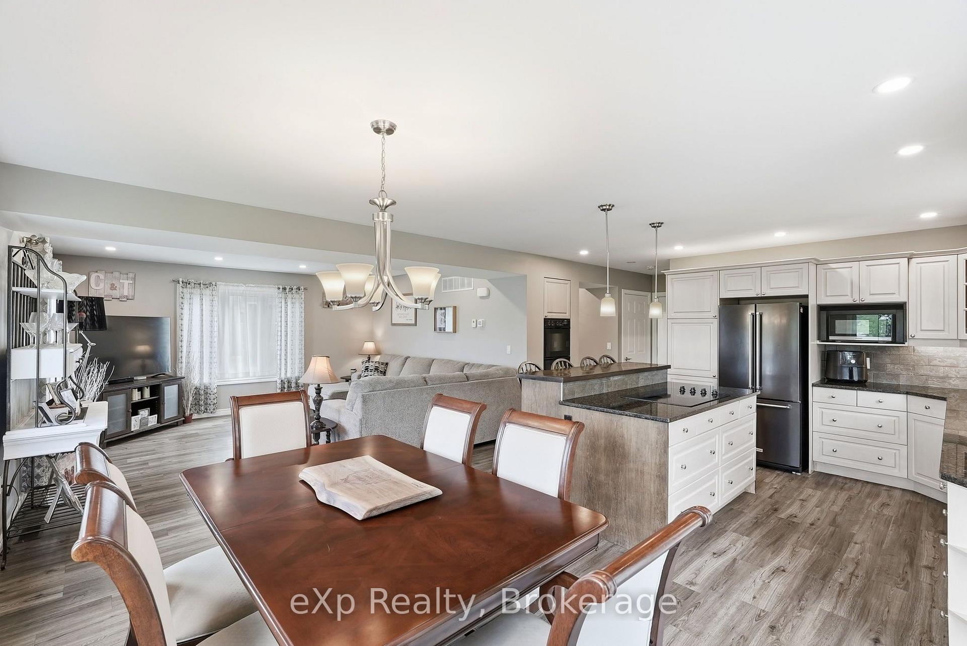 Photo 11 of 324 David Winkler Parkway, West Grey — HOMEH