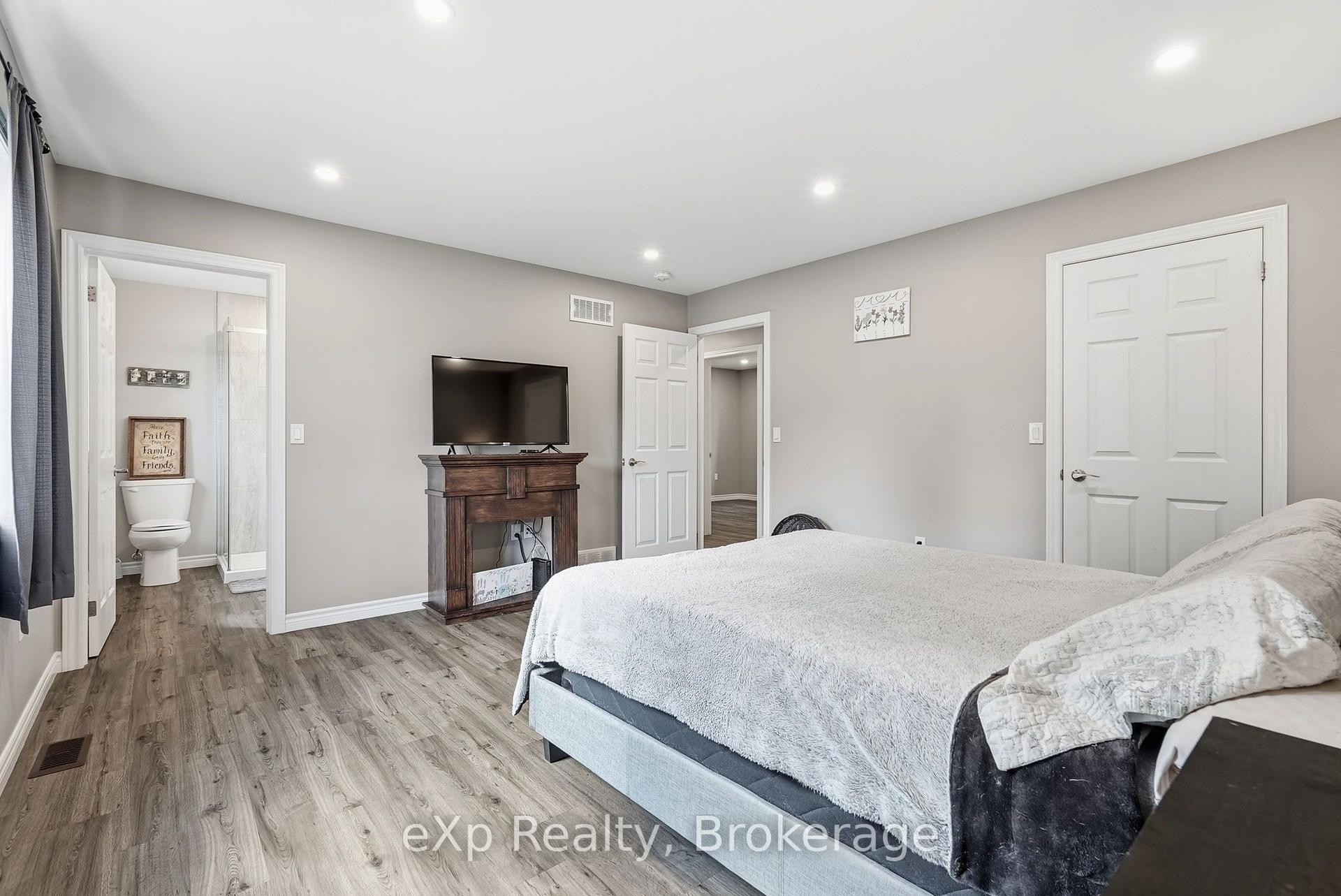 Photo 19 of 324 David Winkler Parkway, West Grey — HOMEH