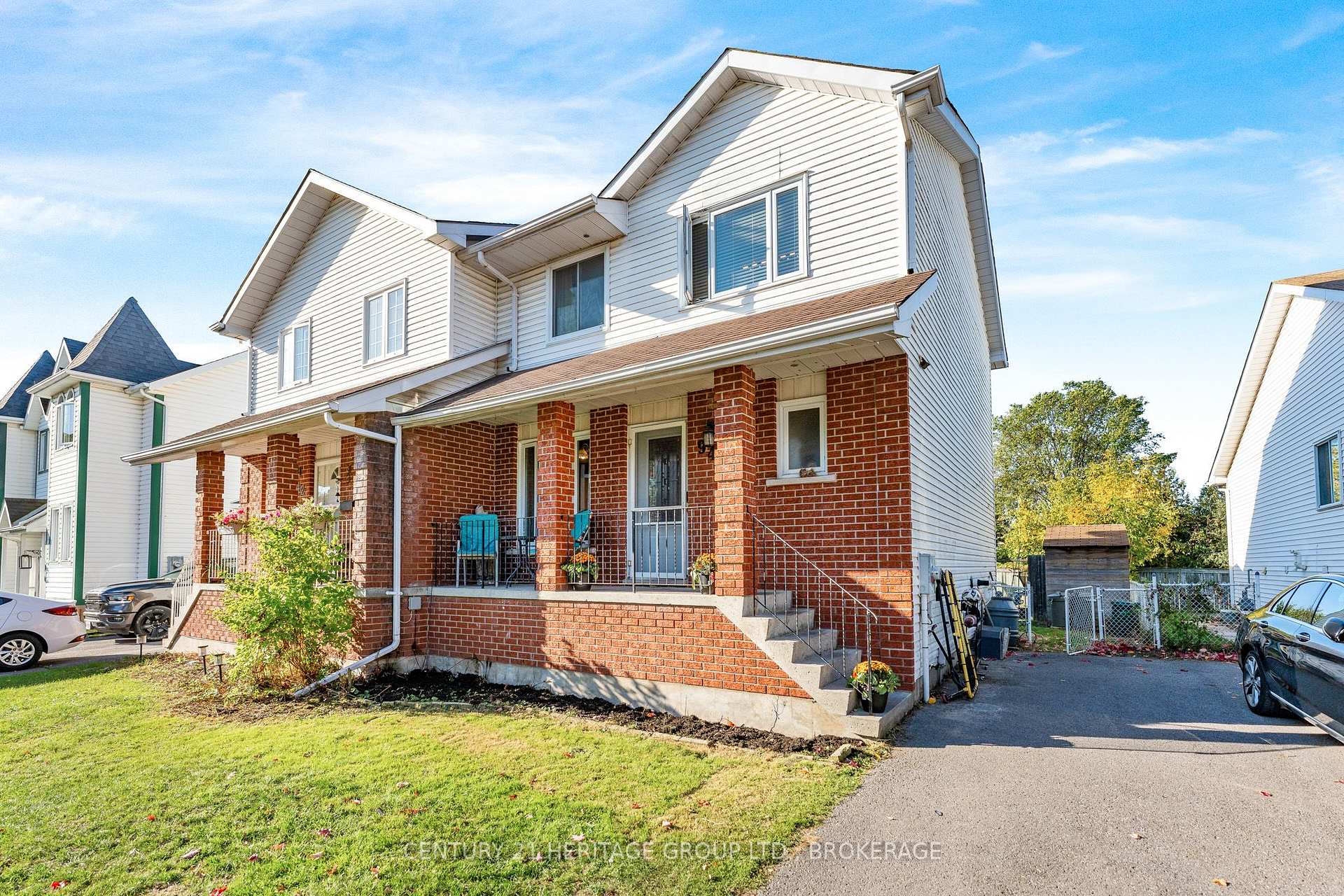 Photo of 944 Warburton Crescent
