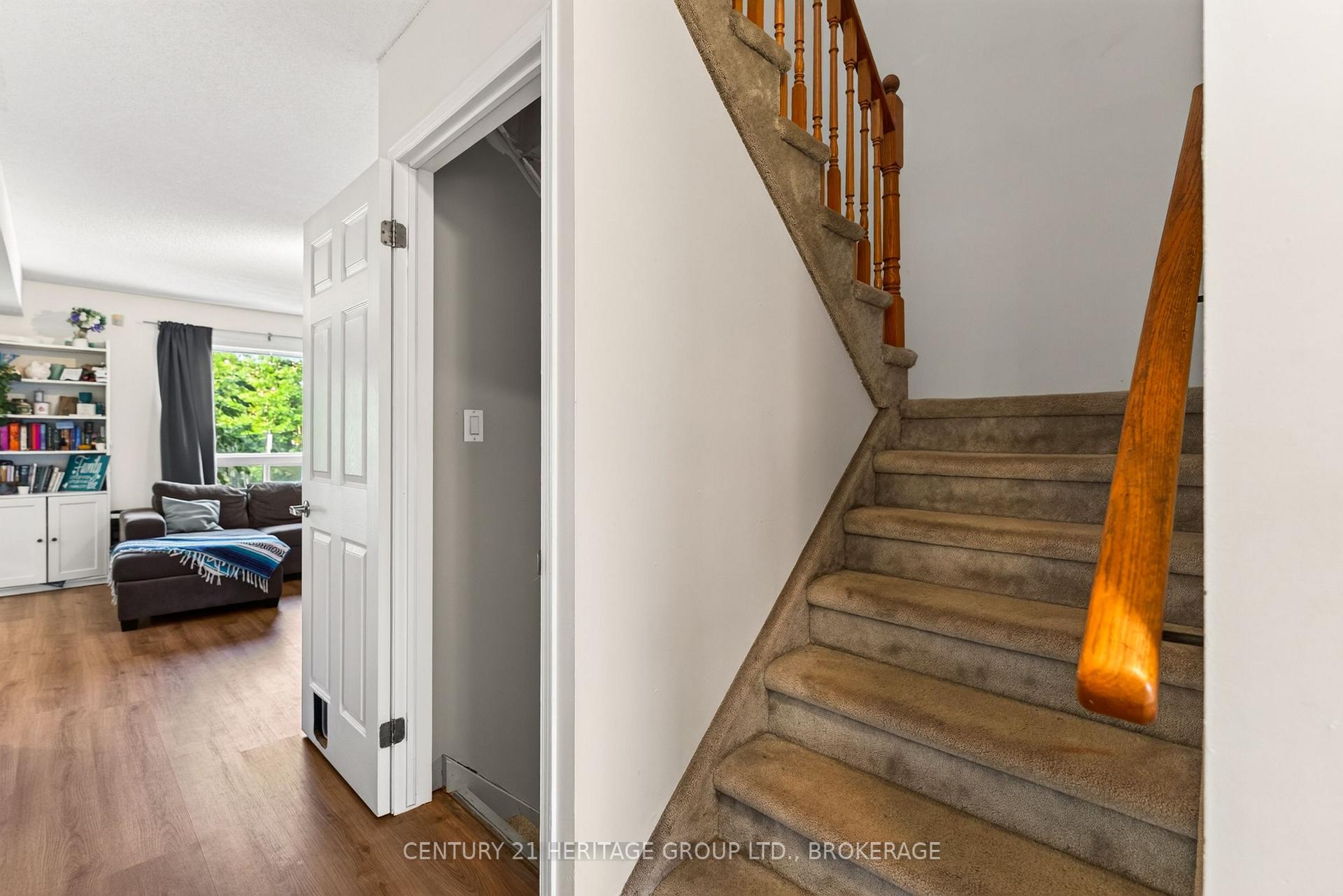 Photo 12 of 944 Warburton Crescent, Kingston, East Gardiners Rd — HOMEH
