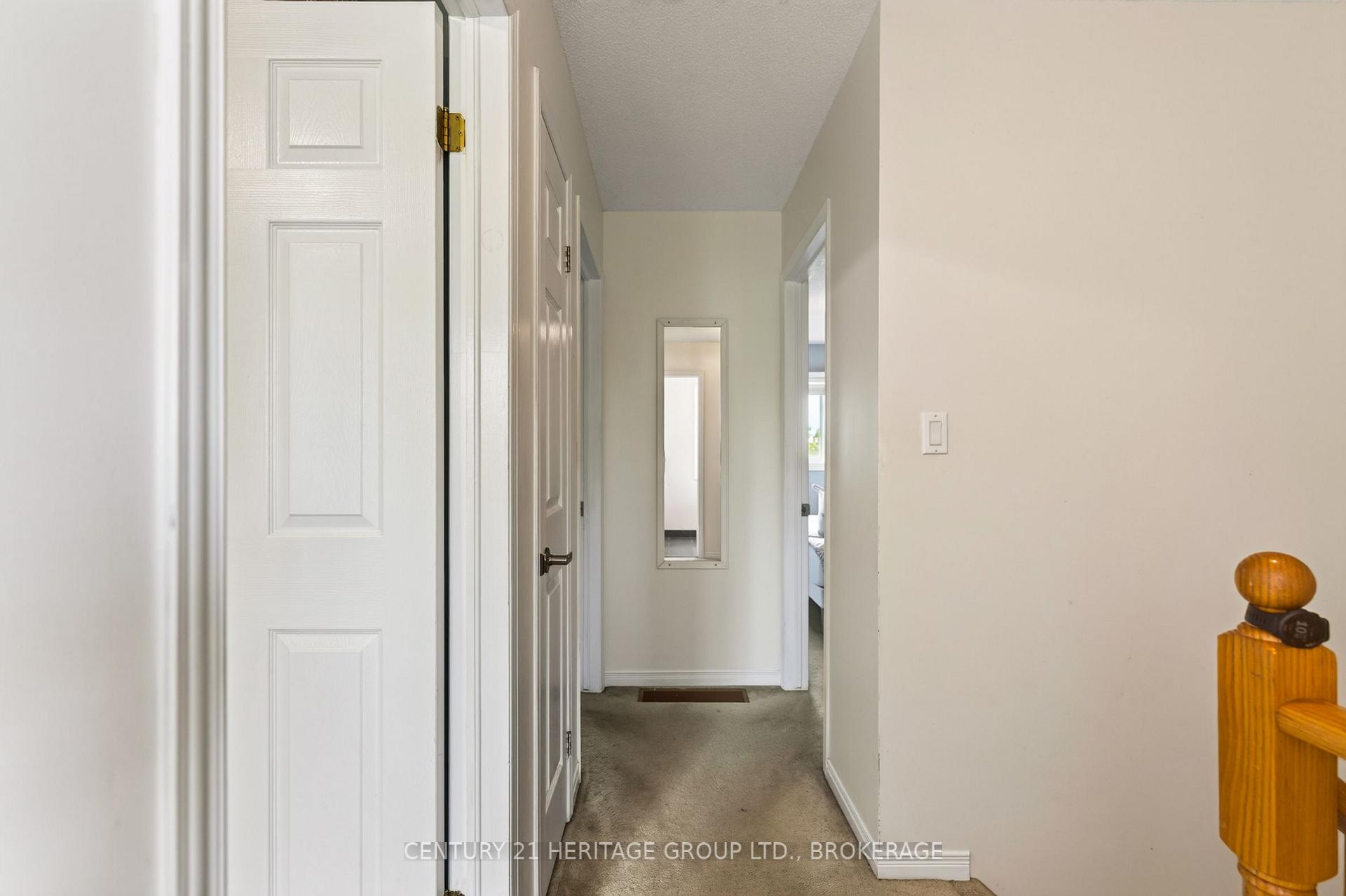 Photo 15 of 944 Warburton Crescent, Kingston, East Gardiners Rd — HOMEH
