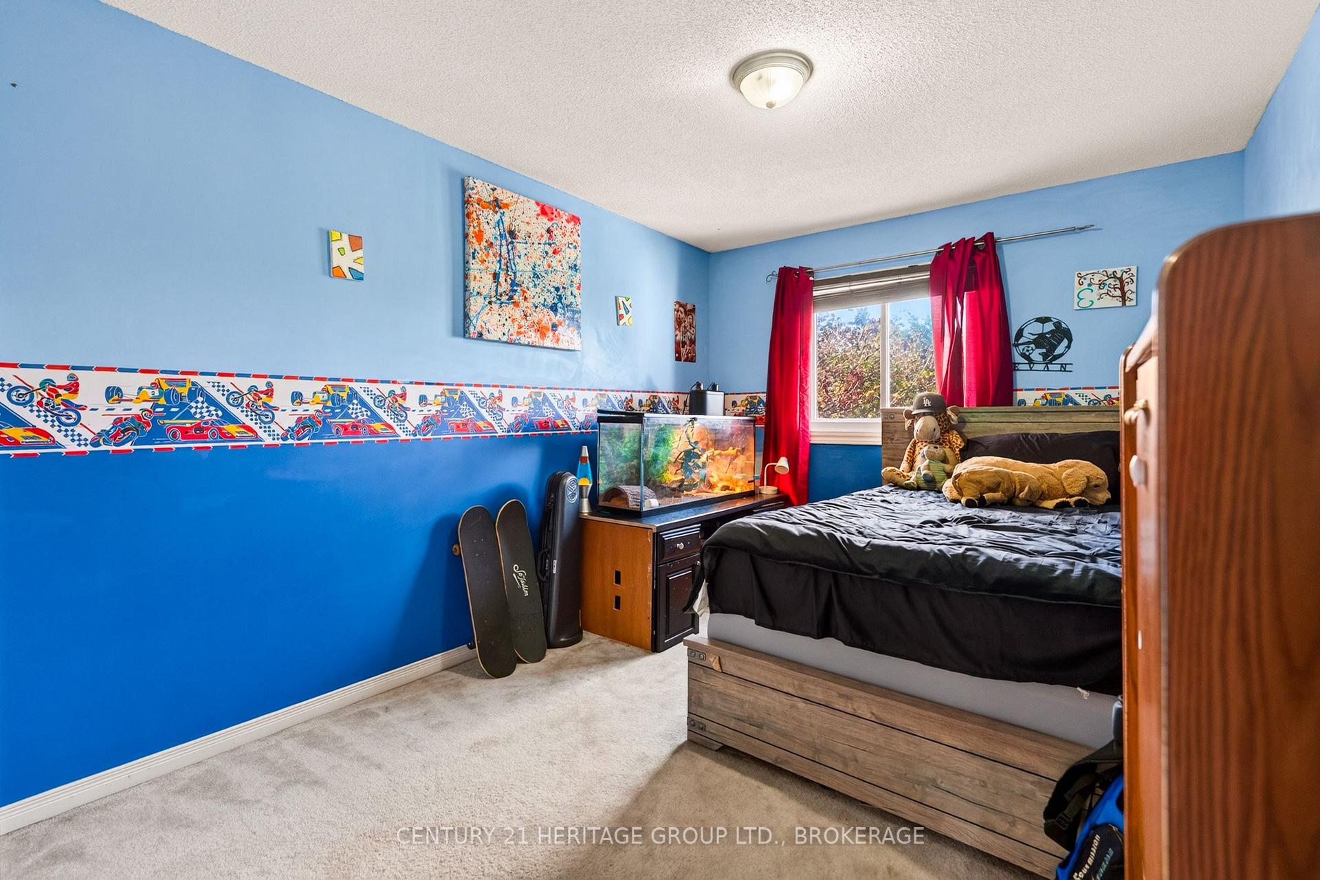 Photo 16 of 944 Warburton Crescent, Kingston, East Gardiners Rd — HOMEH