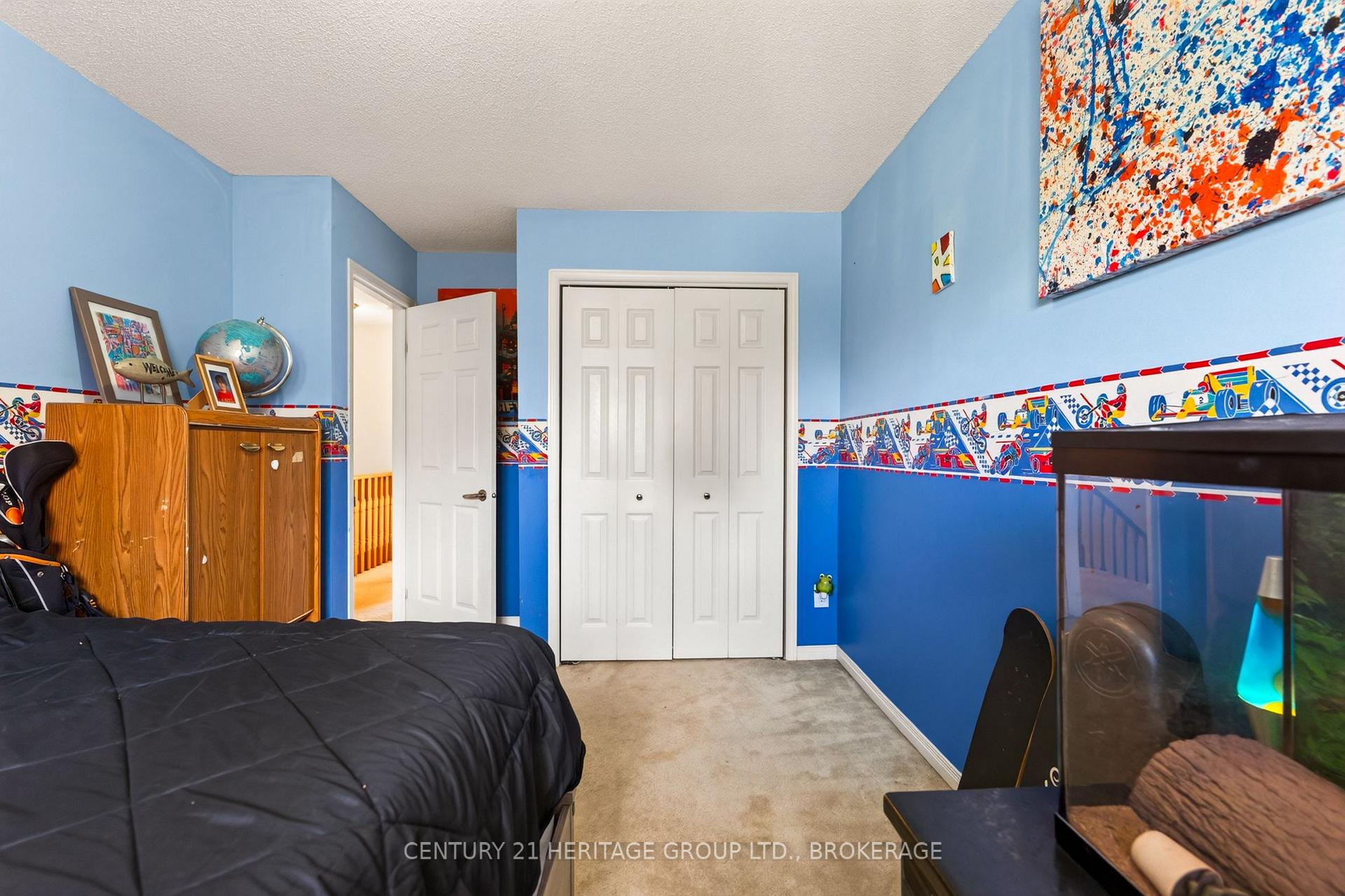 Photo 17 of 944 Warburton Crescent, Kingston, East Gardiners Rd — HOMEH