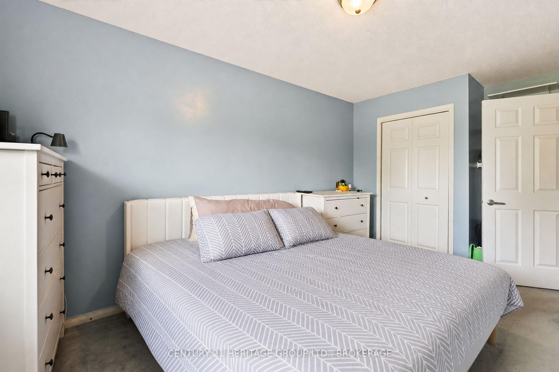 Photo 21 of 944 Warburton Crescent, Kingston, East Gardiners Rd — HOMEH