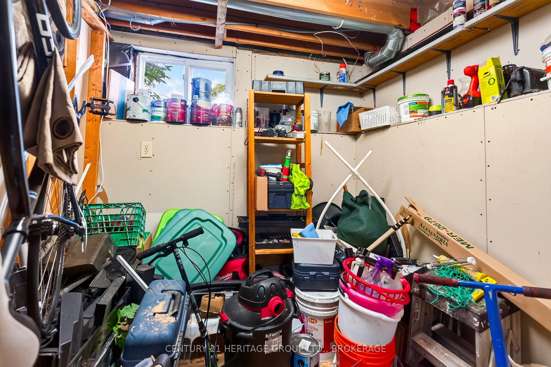 Photo 29 of 944 Warburton Crescent, Kingston, East Gardiners Rd — HOMEH