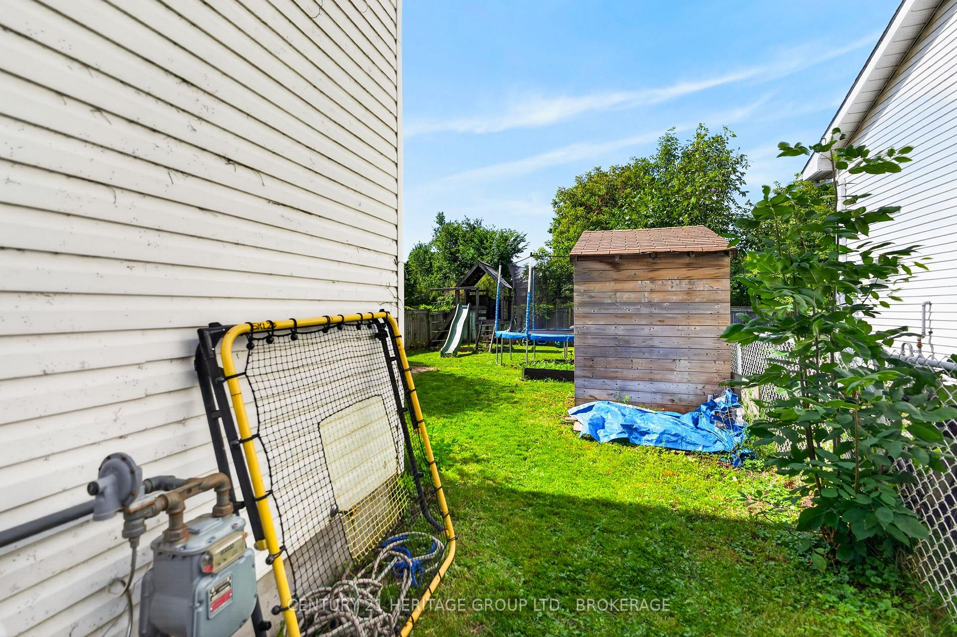 Photo 31 of 944 Warburton Crescent, Kingston, East Gardiners Rd — HOMEH
