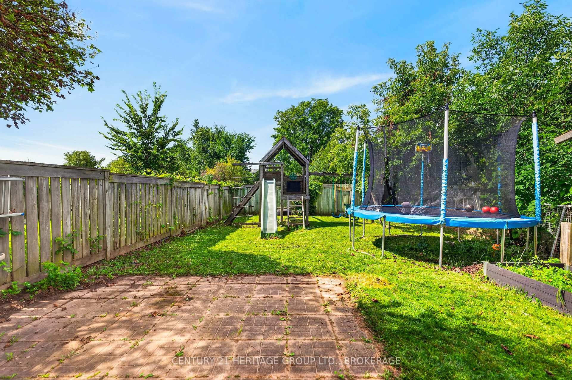 Photo 33 of 944 Warburton Crescent, Kingston, East Gardiners Rd — HOMEH
