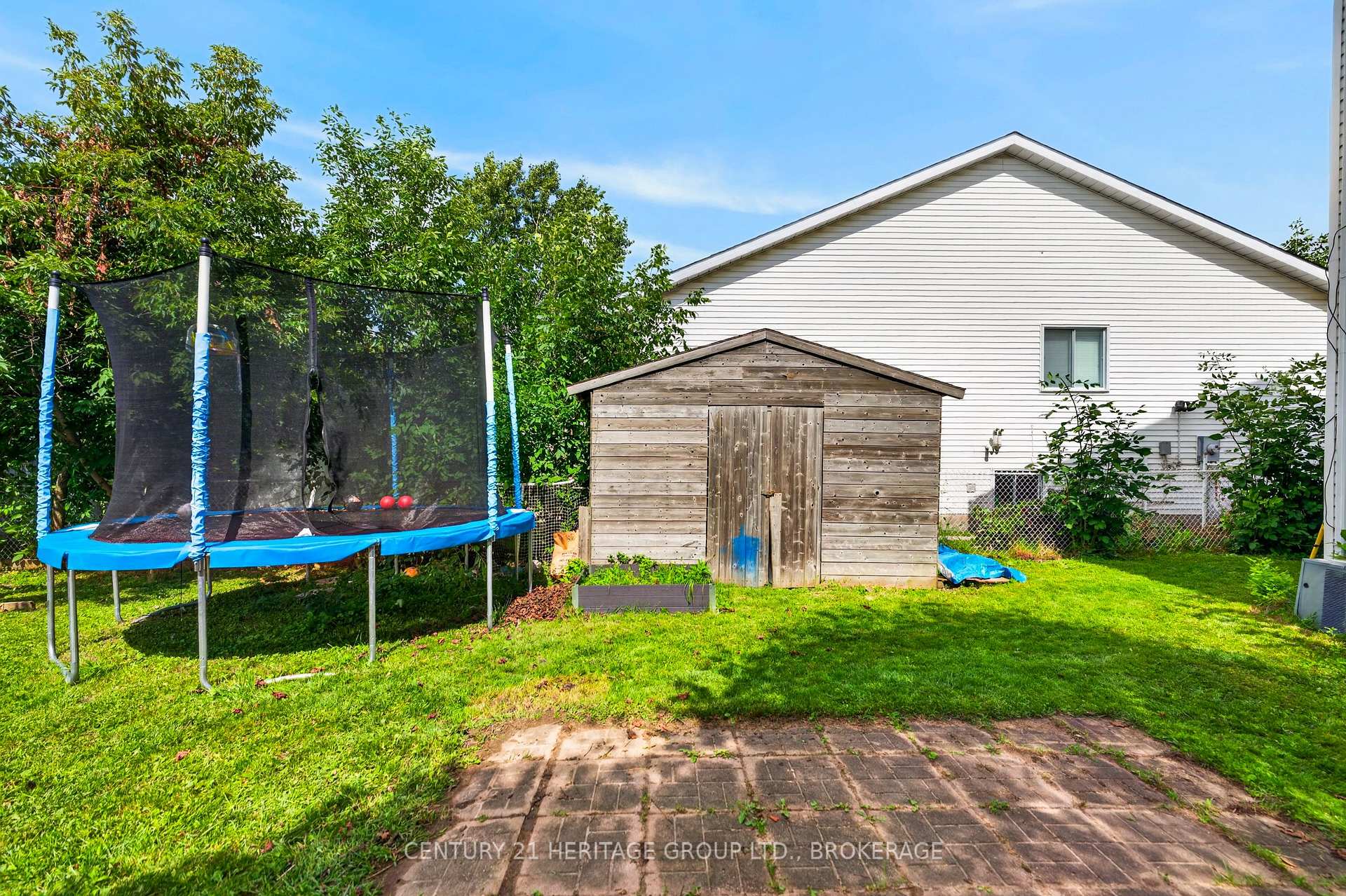Photo 34 of 944 Warburton Crescent, Kingston, East Gardiners Rd — HOMEH