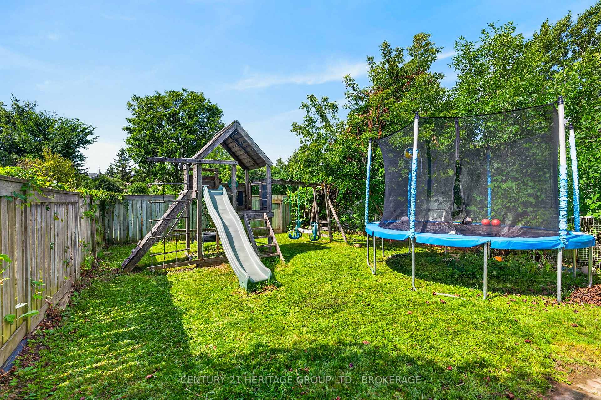 Photo 35 of 944 Warburton Crescent, Kingston, East Gardiners Rd — HOMEH