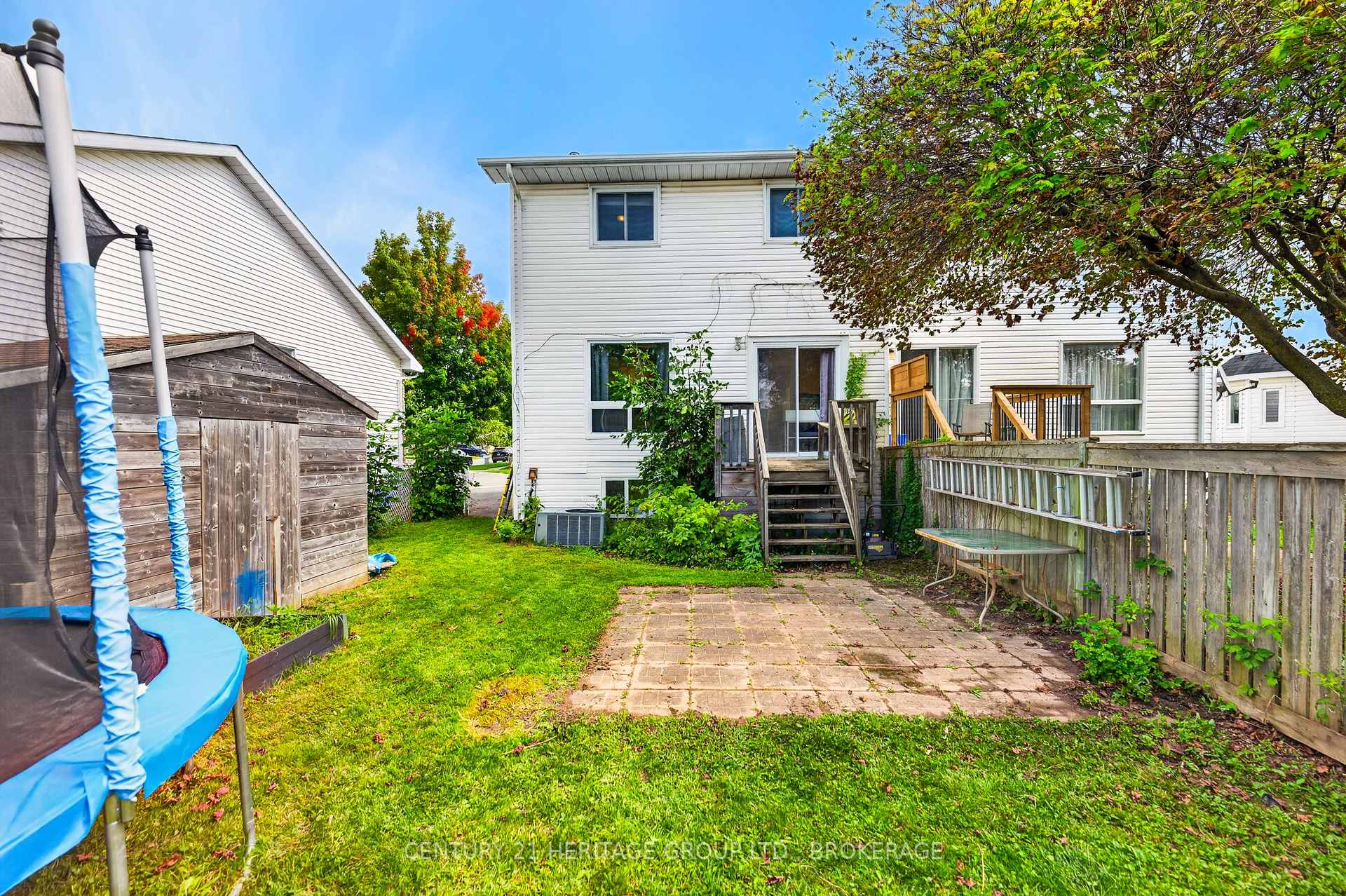 Photo 38 of 944 Warburton Crescent, Kingston, East Gardiners Rd — HOMEH