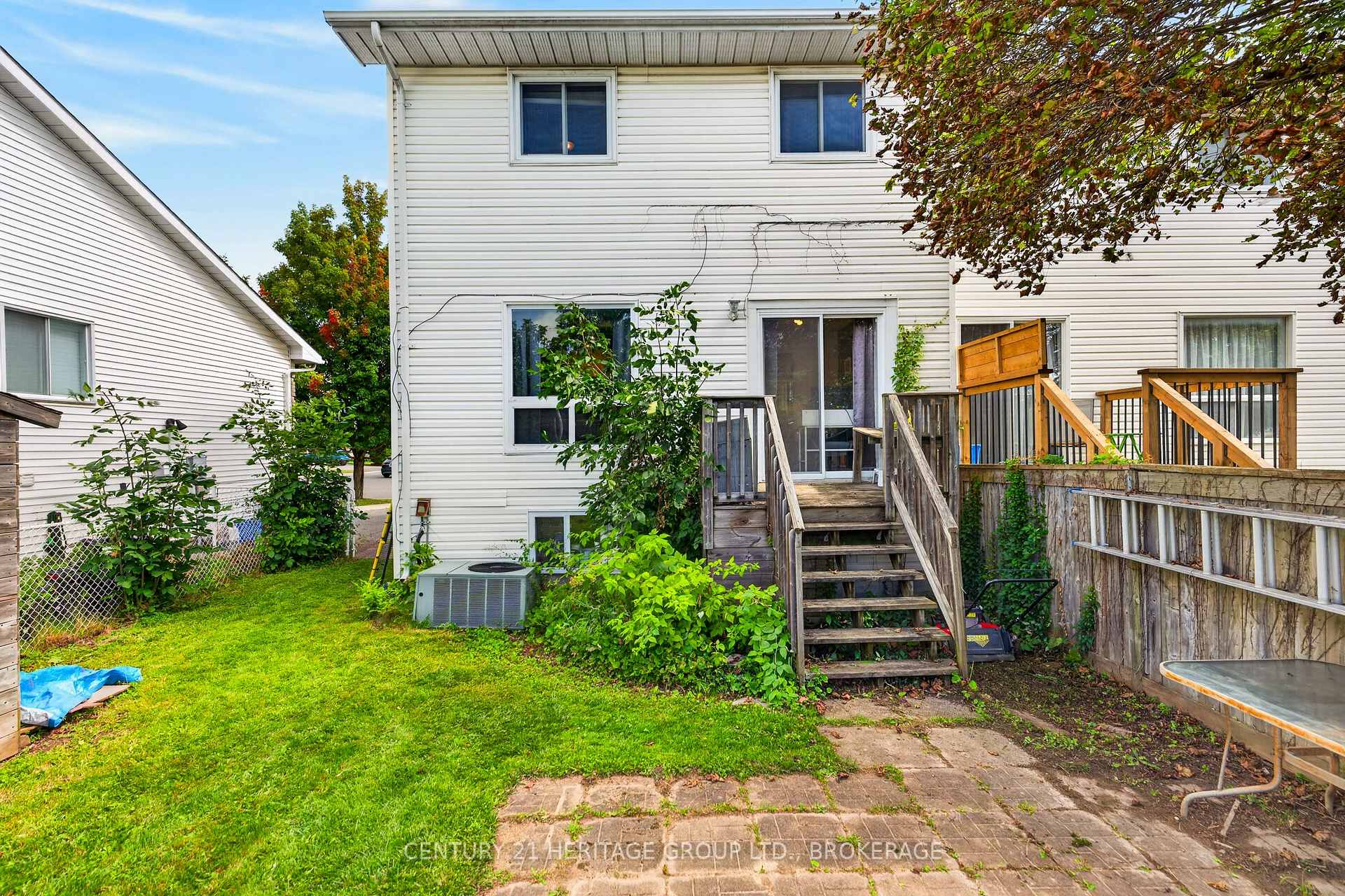 Photo 39 of 944 Warburton Crescent, Kingston, East Gardiners Rd — HOMEH
