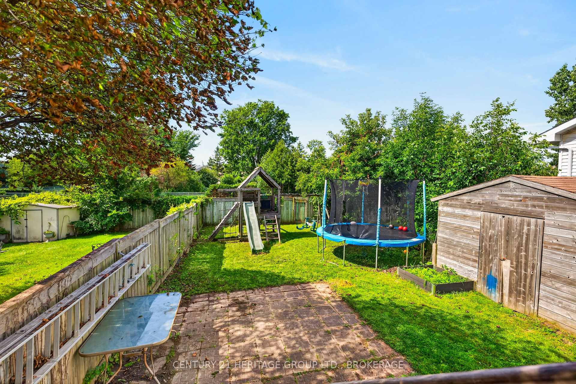 Photo 41 of 944 Warburton Crescent, Kingston, East Gardiners Rd — HOMEH