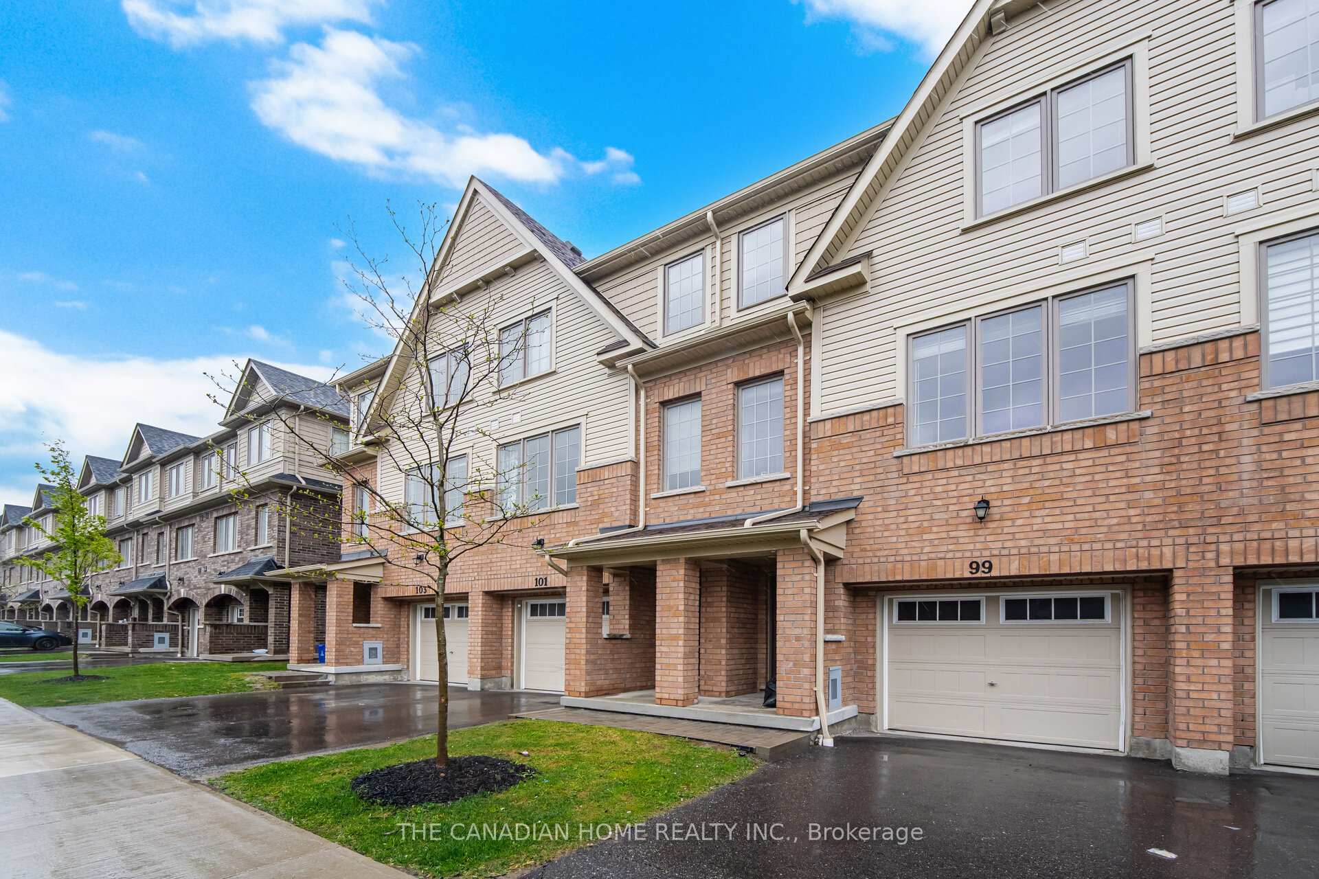 Photo 3 of 99 Danzatore Path, Oshawa, Windfields — HOMEH