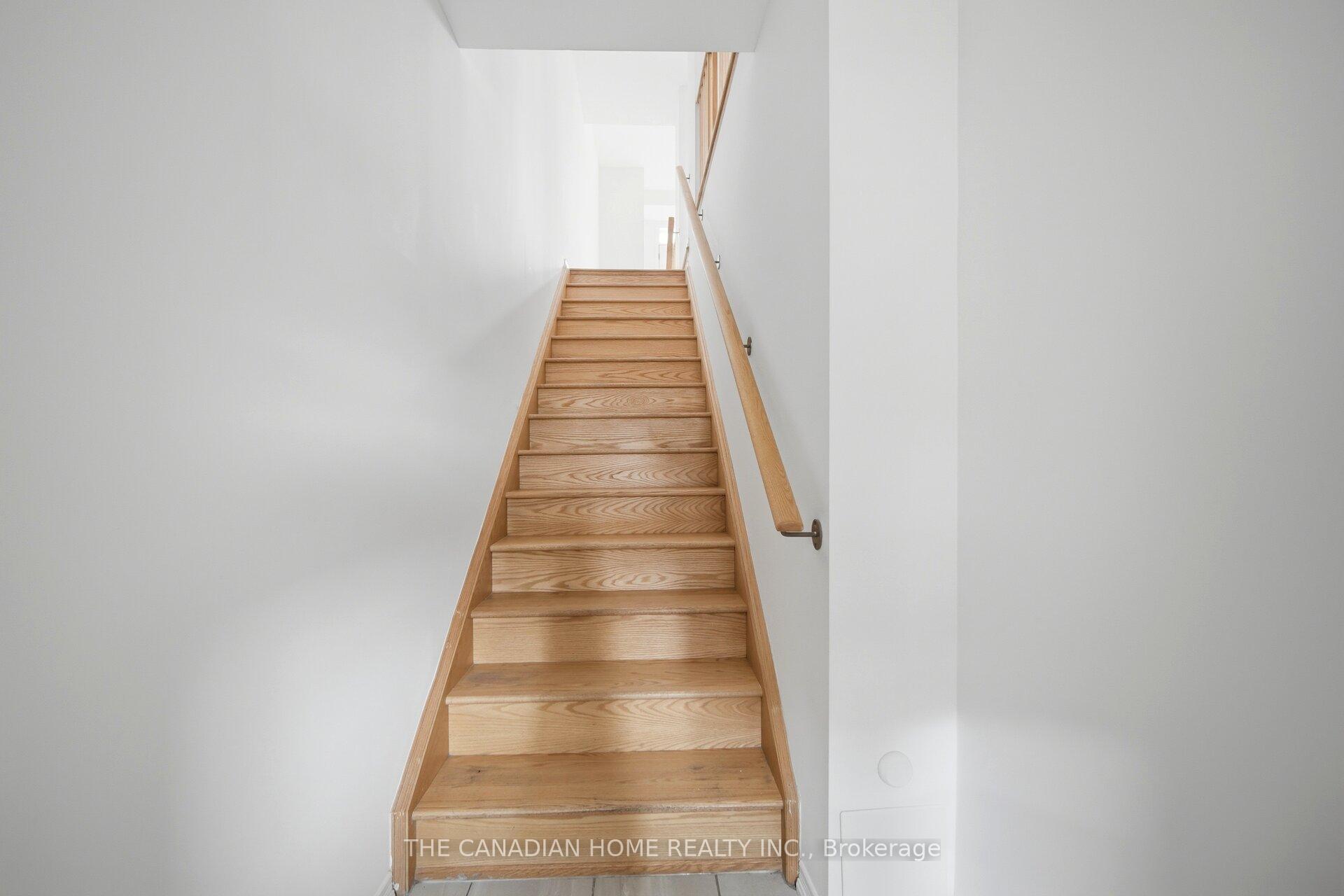 Photo 5 of 99 Danzatore Path, Oshawa, Windfields — HOMEH
