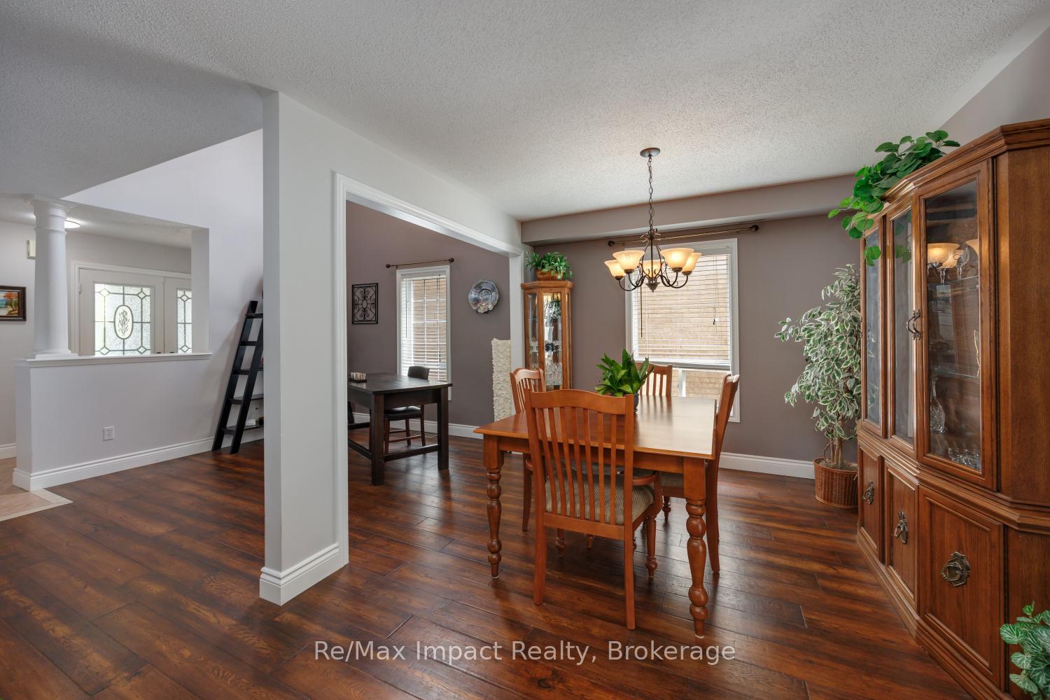 Photo 5 of 667 Brasswinds Trail, Oshawa, Pinecrest — HOMEH