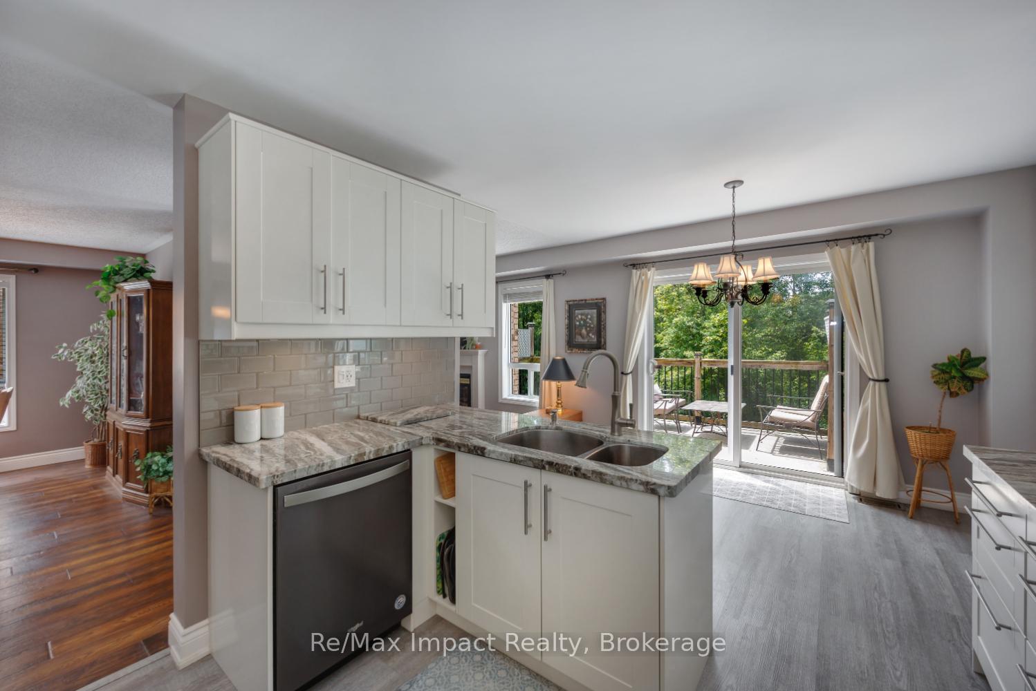 Photo 9 of 667 Brasswinds Trail, Oshawa, Pinecrest — HOMEH