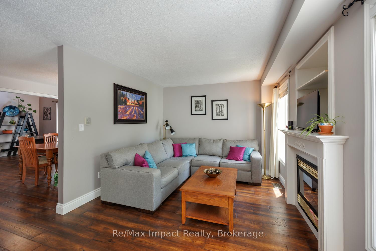 Photo 12 of 667 Brasswinds Trail, Oshawa, Pinecrest — HOMEH