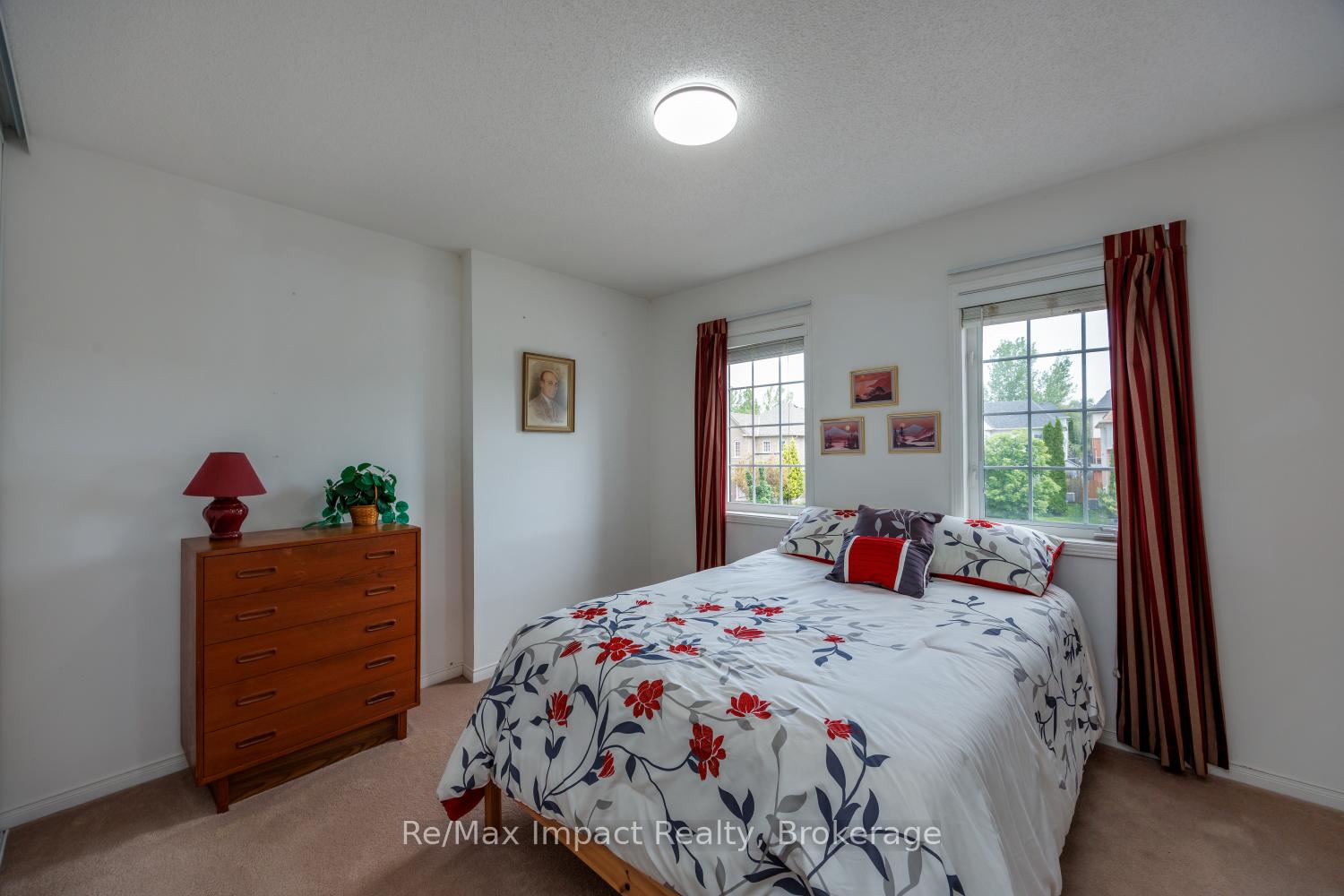 Photo 25 of 667 Brasswinds Trail, Oshawa, Pinecrest — HOMEH