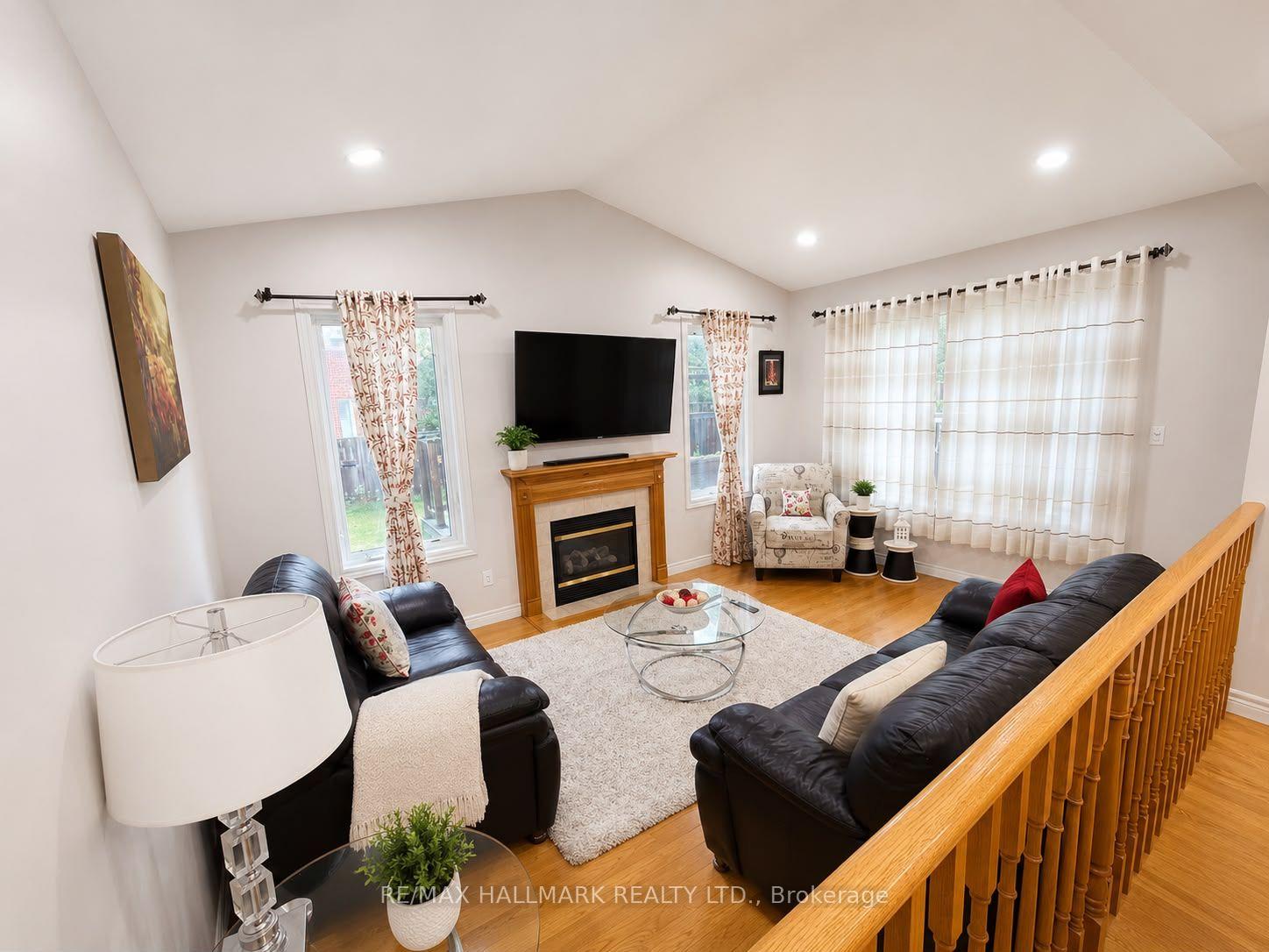 Photo 6 of 57 Treen Crescent, Whitby, Rolling Acres — HOMEH