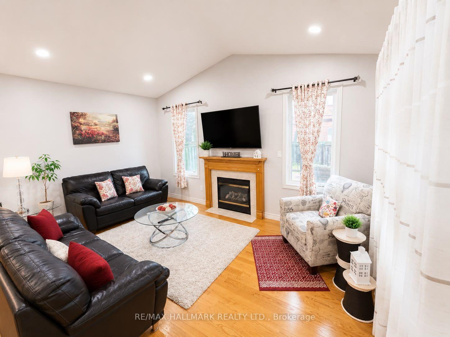 Photo 7 of 57 Treen Crescent, Whitby, Rolling Acres — HOMEH