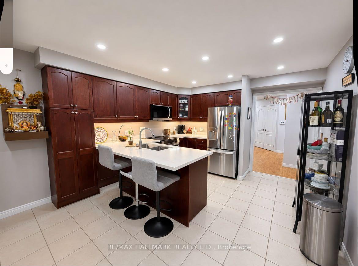 Photo 8 of 57 Treen Crescent, Whitby, Rolling Acres — HOMEH