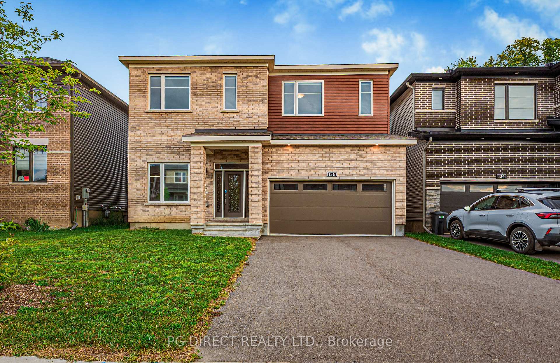 Photo 2 of 136 Gosling Crescent, Ottawa, Kanata - Morgan's Grant/South March — HOMEH