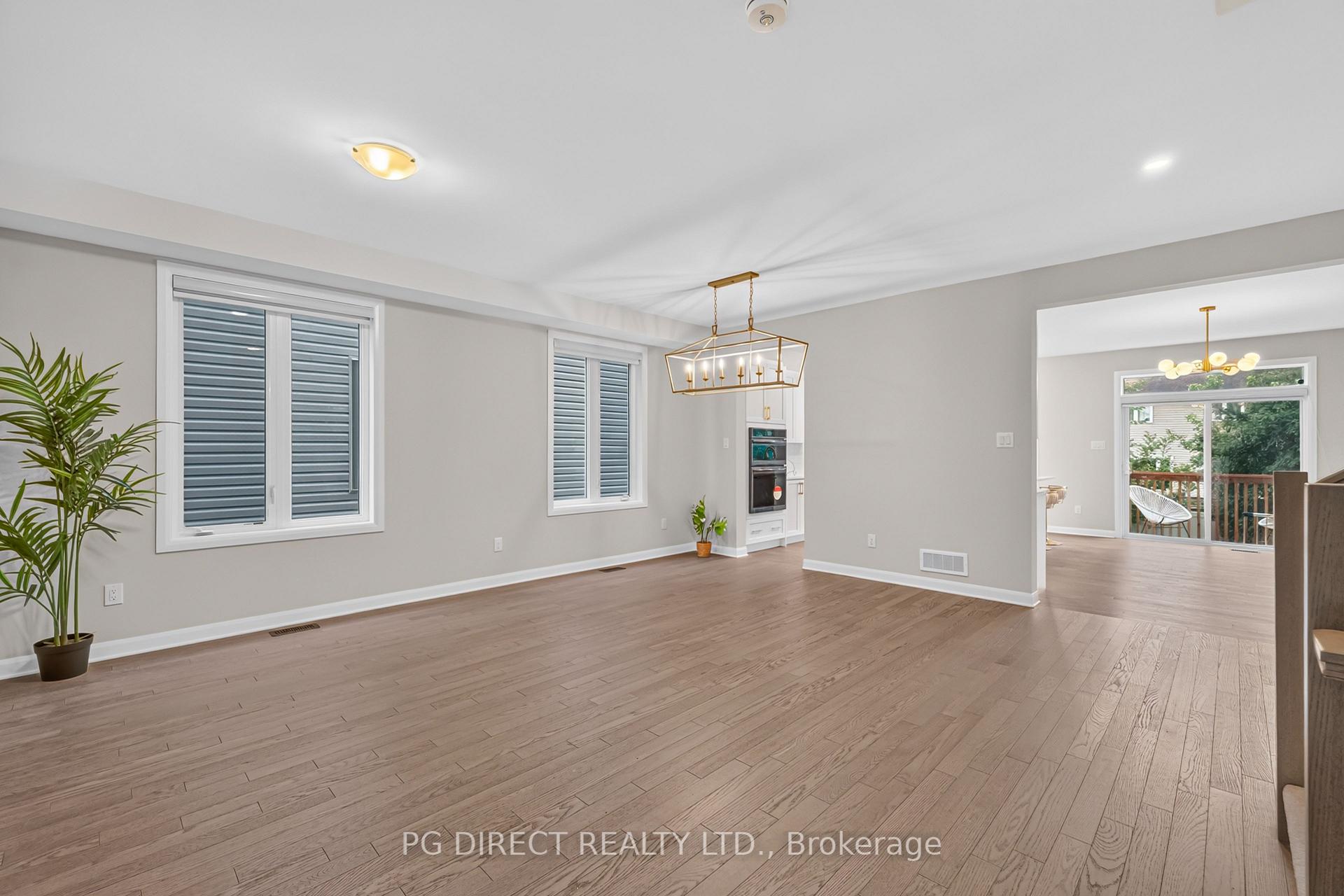 Photo 6 of 136 Gosling Crescent, Ottawa, Kanata - Morgan's Grant/South March — HOMEH