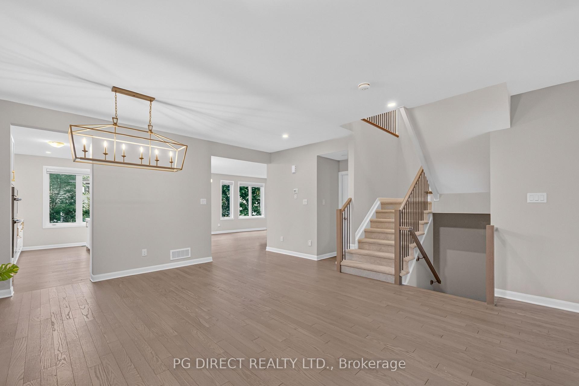 Photo 5 of 136 Gosling Crescent, Ottawa, Kanata - Morgan's Grant/South March — HOMEH