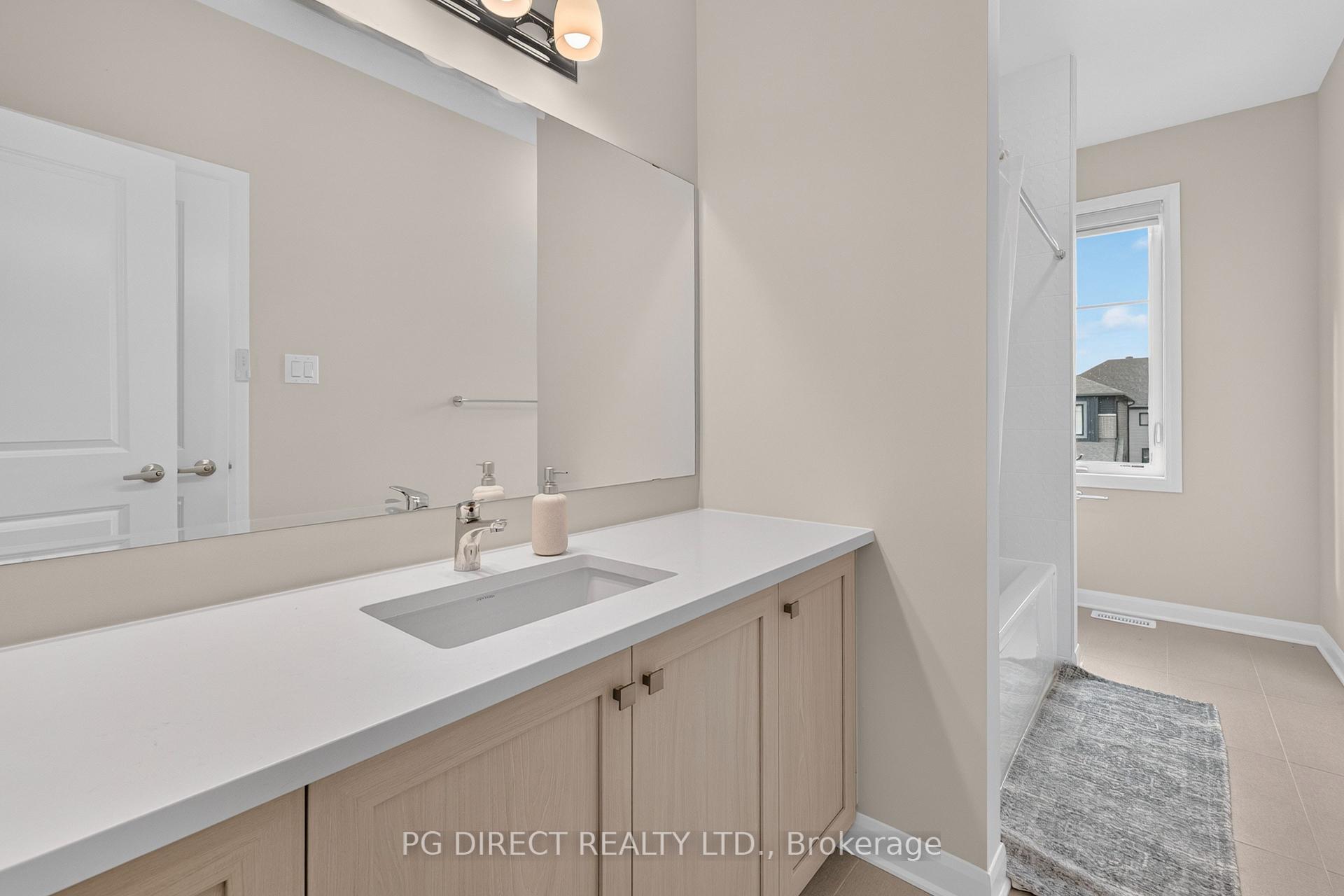 Photo 16 of 136 Gosling Crescent, Ottawa, Kanata - Morgan's Grant/South March — HOMEH