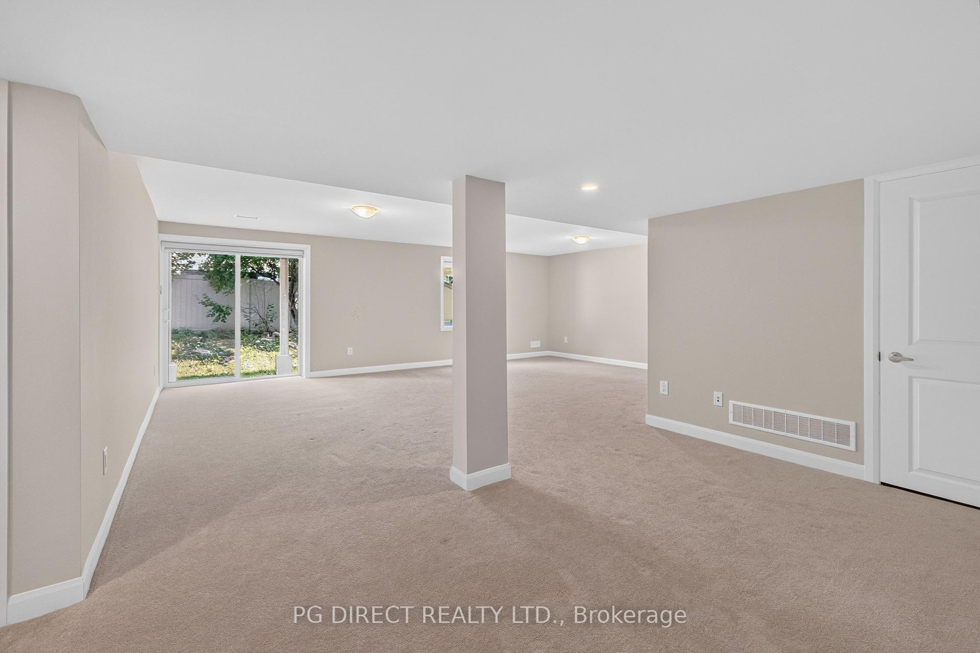 Photo 18 of 136 Gosling Crescent, Ottawa, Kanata - Morgan's Grant/South March — HOMEH