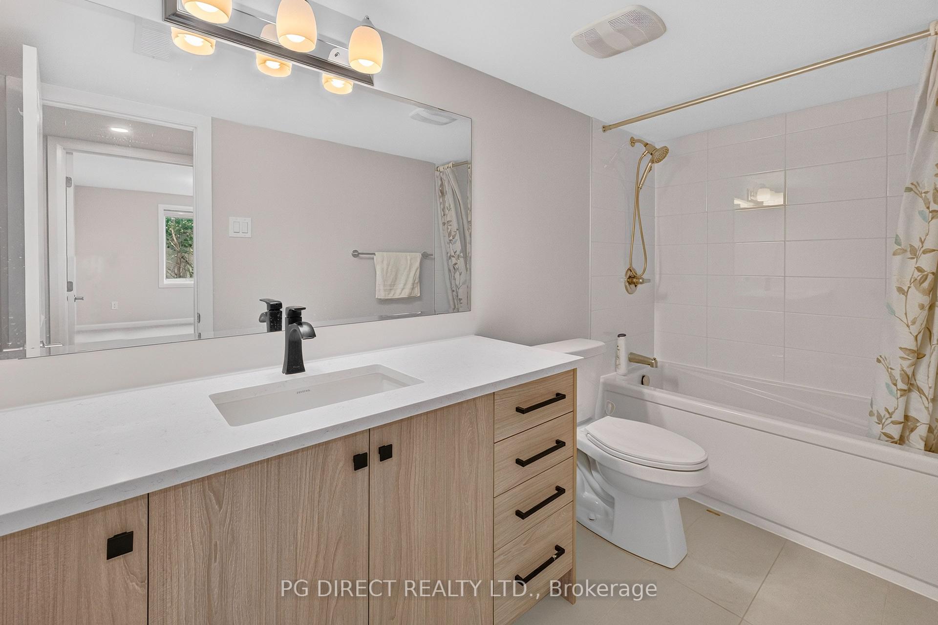 Photo 19 of 136 Gosling Crescent, Ottawa, Kanata - Morgan's Grant/South March — HOMEH