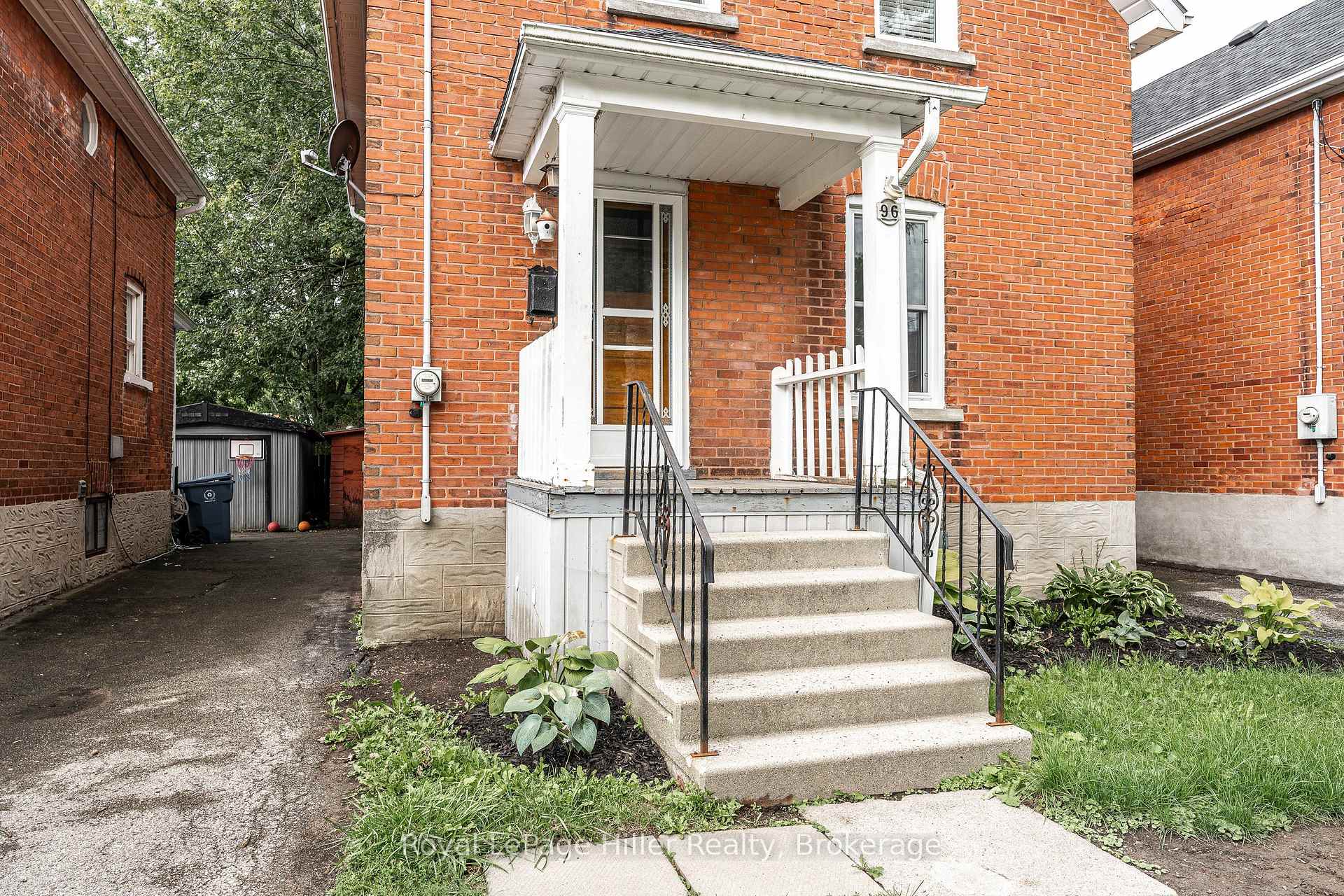 Photo 2 of 96 McNab Street, Stratford — HOMEH