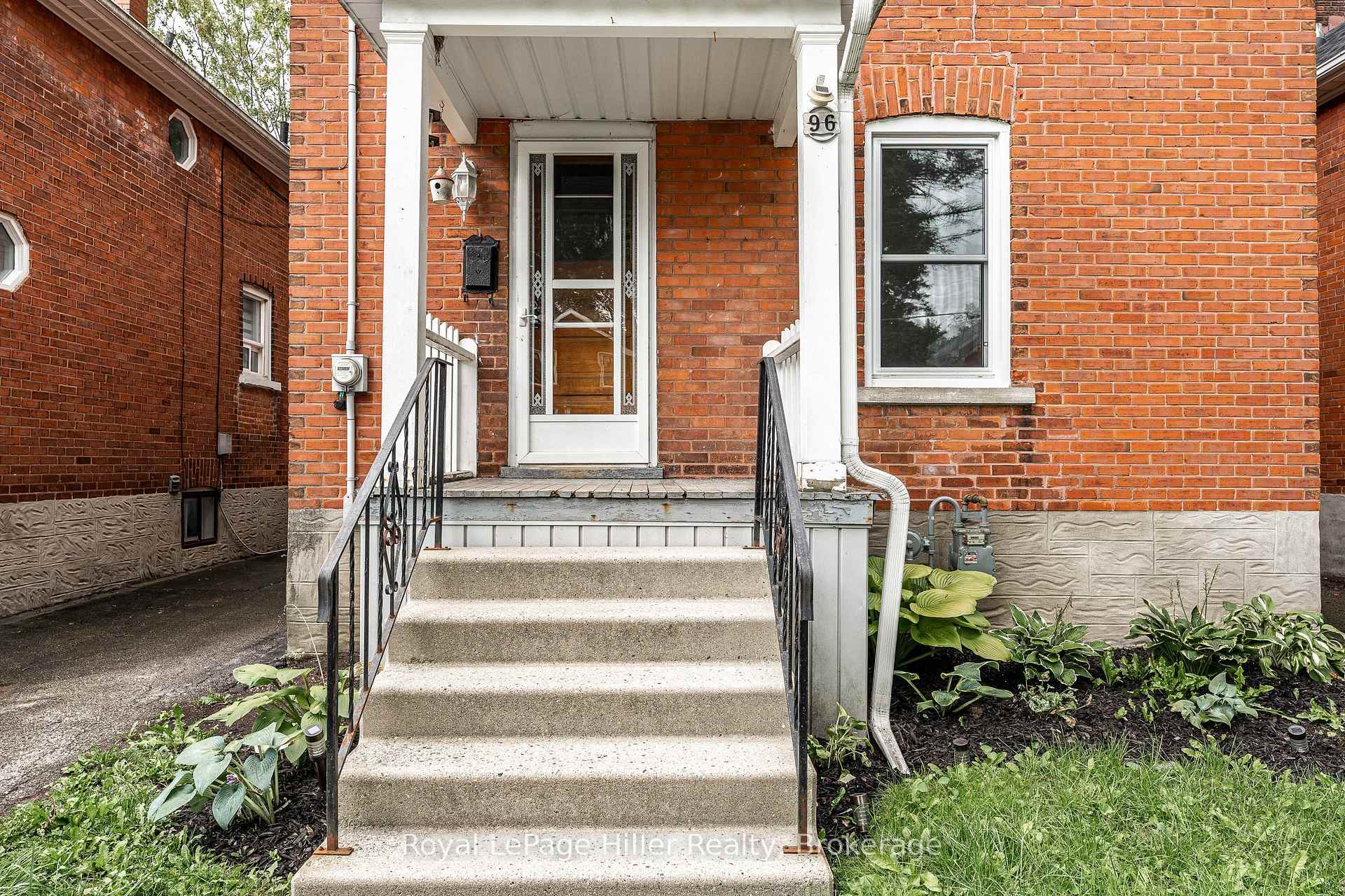 Photo 3 of 96 McNab Street, Stratford — HOMEH