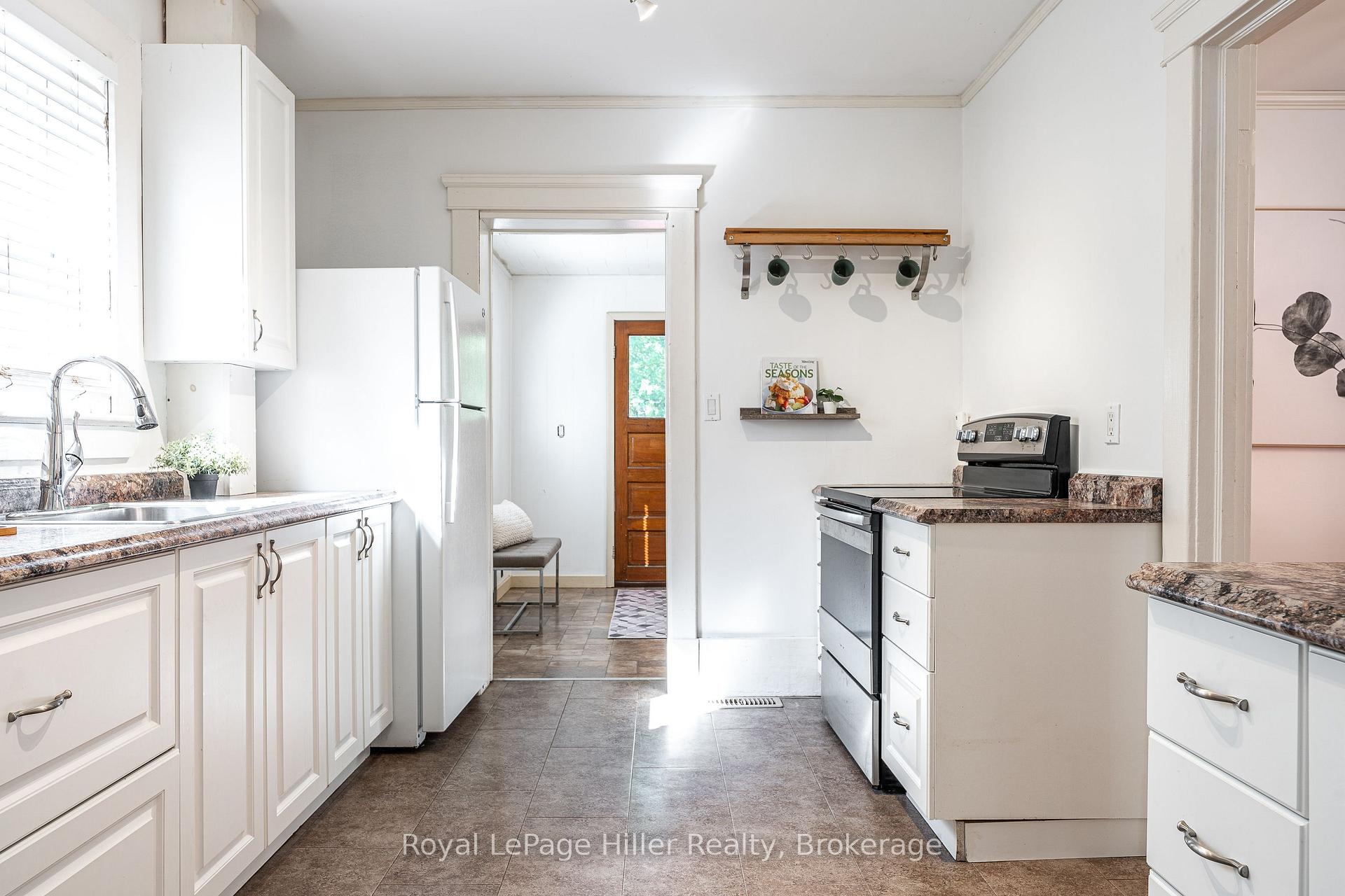 Photo 17 of 96 McNab Street, Stratford — HOMEH