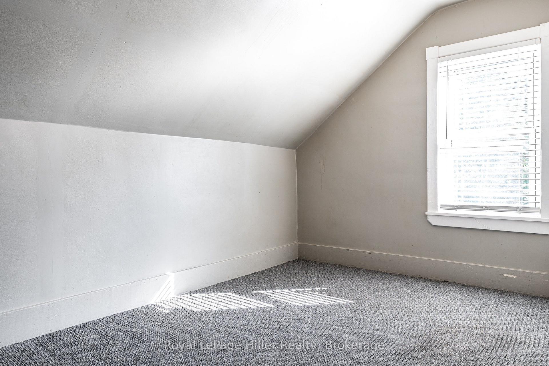 Photo 37 of 96 McNab Street, Stratford — HOMEH