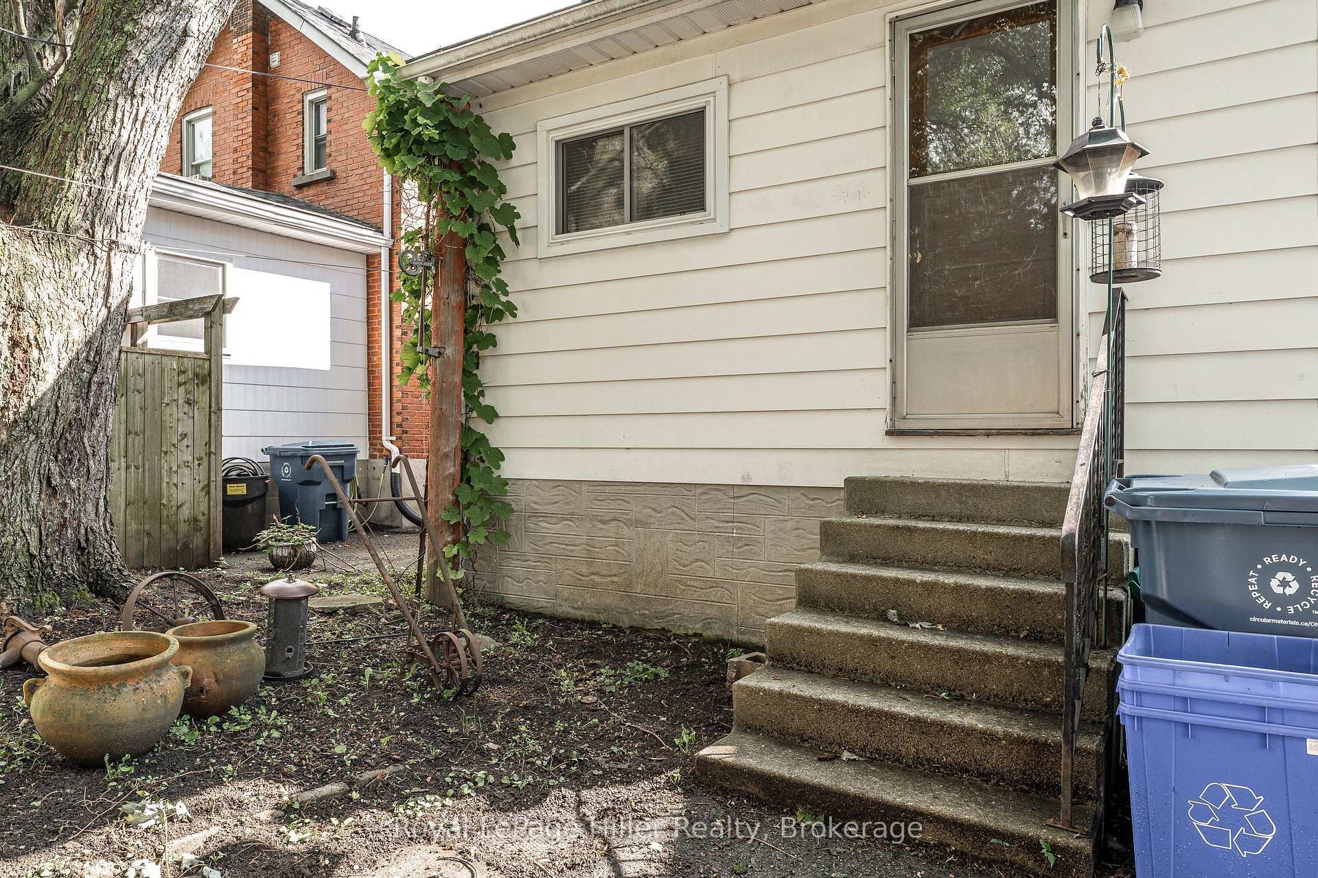 Photo 40 of 96 McNab Street, Stratford — HOMEH