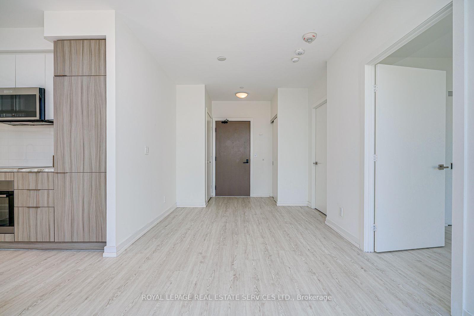 Photo 6 of Unit 1110, 223 St Clair Avenue W, Toronto, Casa Loma — HOMEH