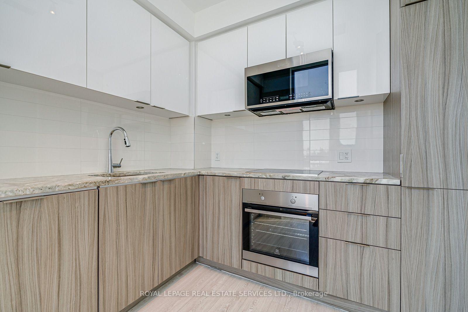Photo 10 of Unit 1110, 223 St Clair Avenue W, Toronto, Casa Loma — HOMEH