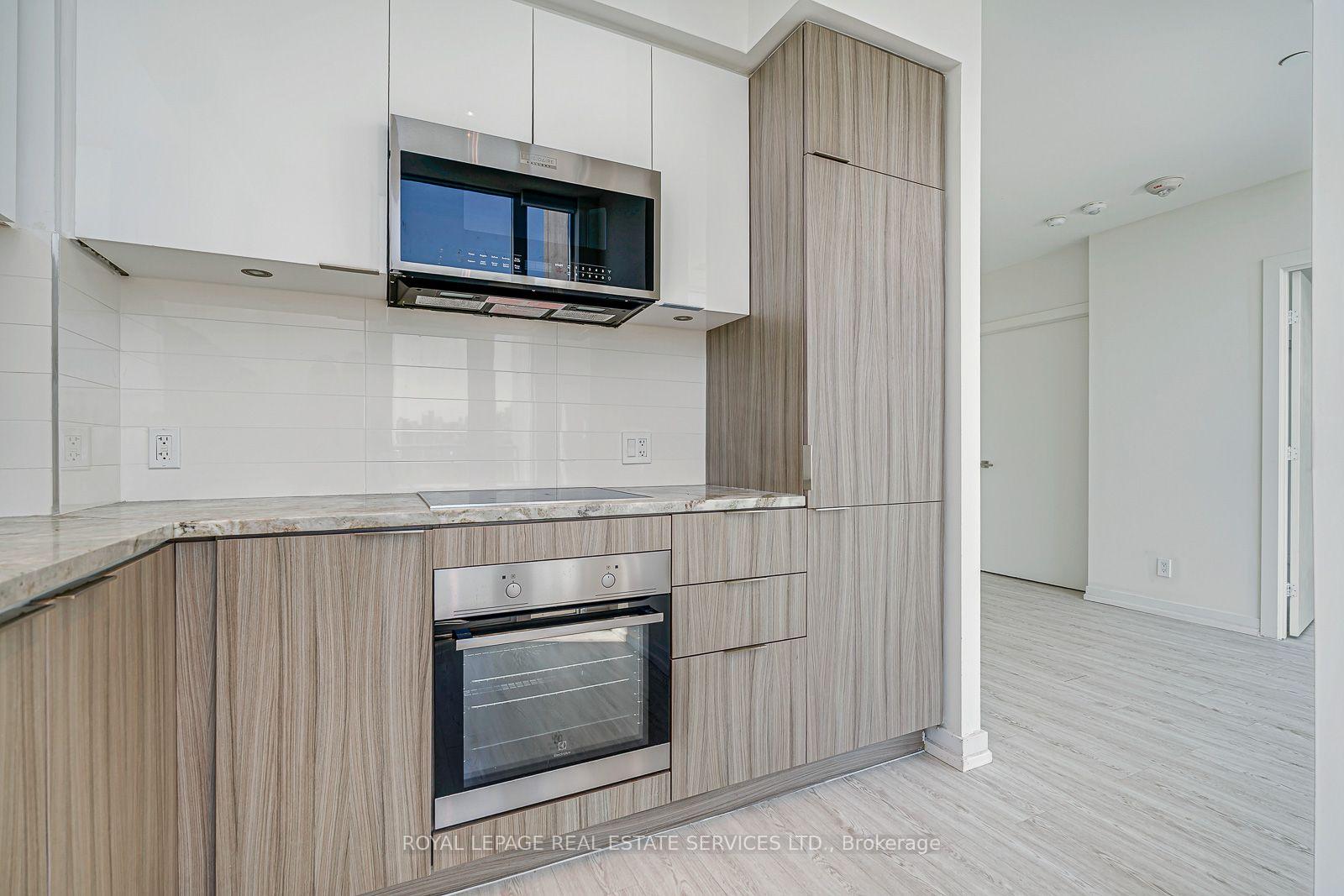 Photo 11 of Unit 1110, 223 St Clair Avenue W, Toronto, Casa Loma — HOMEH