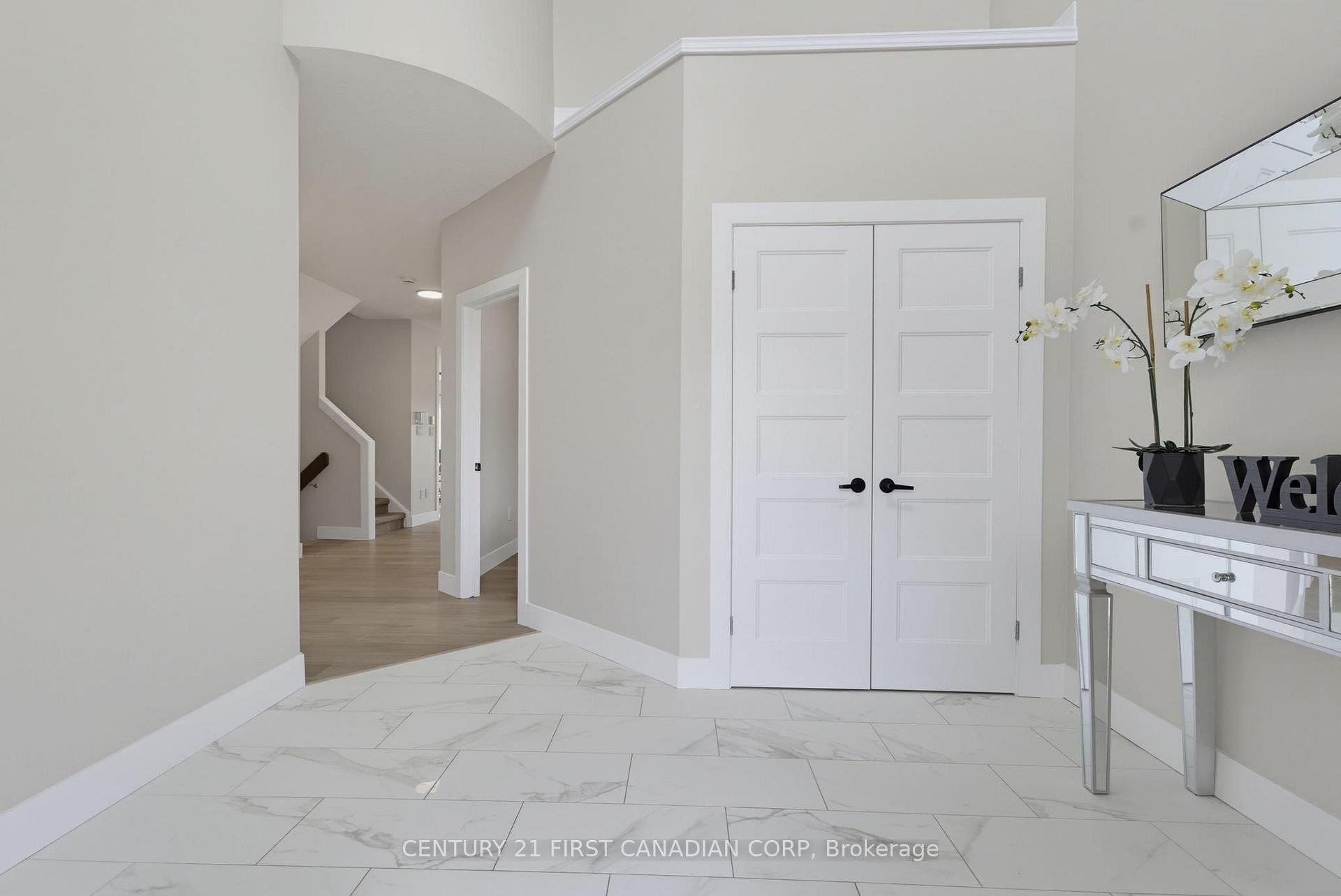 Photo 6 of Unit Upper Unit, 2023 Jubilee Drive, London, North E — HOMEH