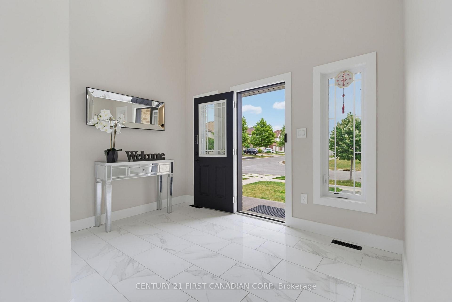 Photo 9 of Unit Upper Unit, 2023 Jubilee Drive, London, North E — HOMEH