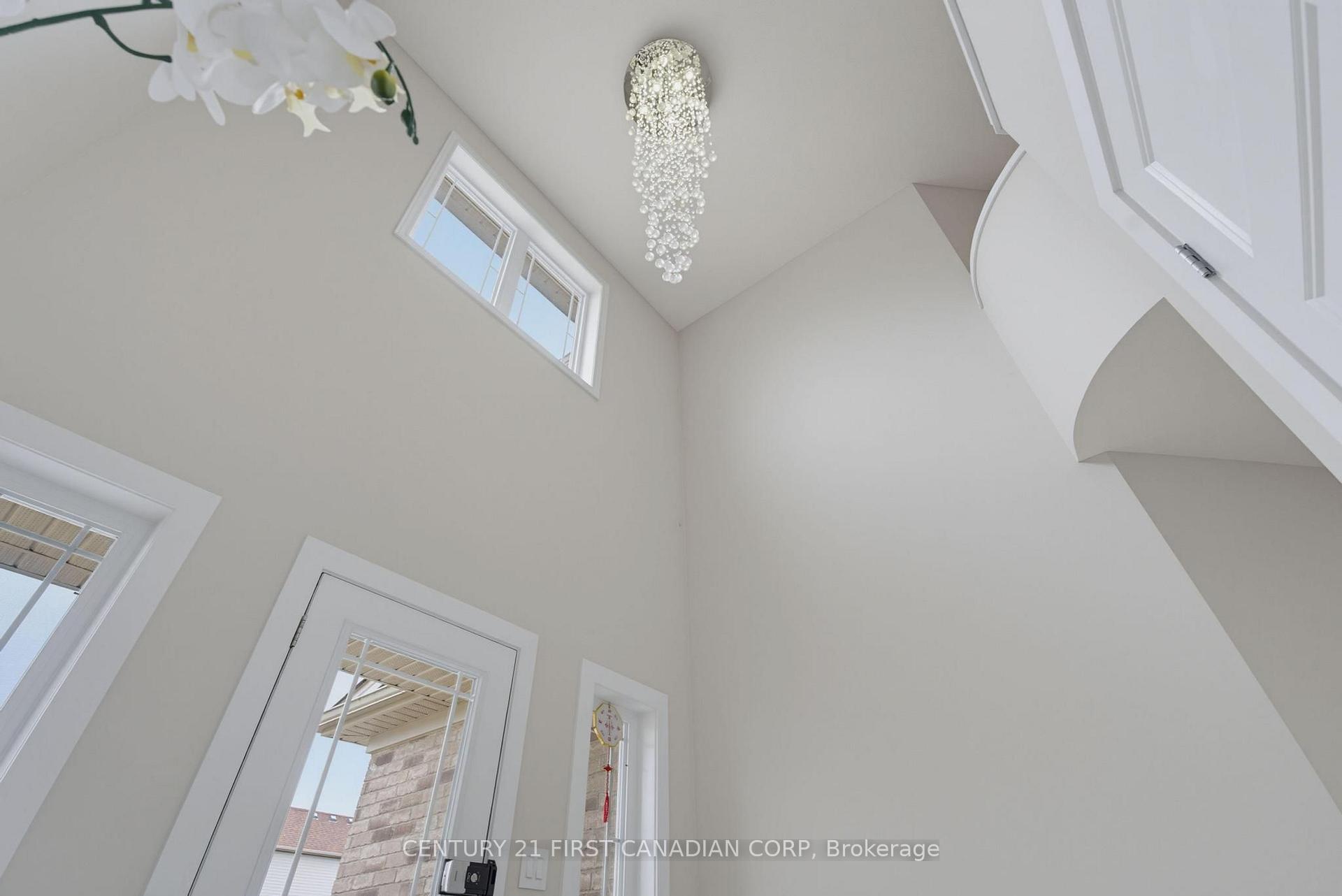 Photo 12 of Unit Upper Unit, 2023 Jubilee Drive, London, North E — HOMEH