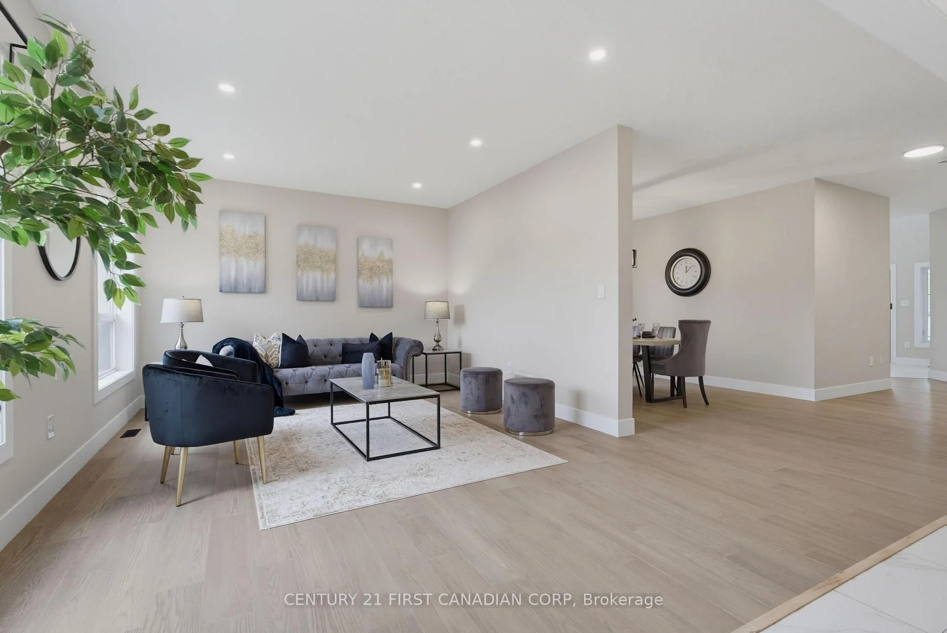 Photo 35 of Unit Upper Unit, 2023 Jubilee Drive, London, North E — HOMEH