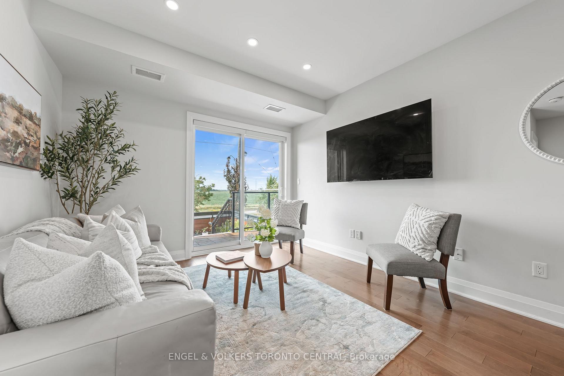 Photo 23 of Unit 105, 245 Grey Silo Road, Waterloo, Eastbridge — HOMEH