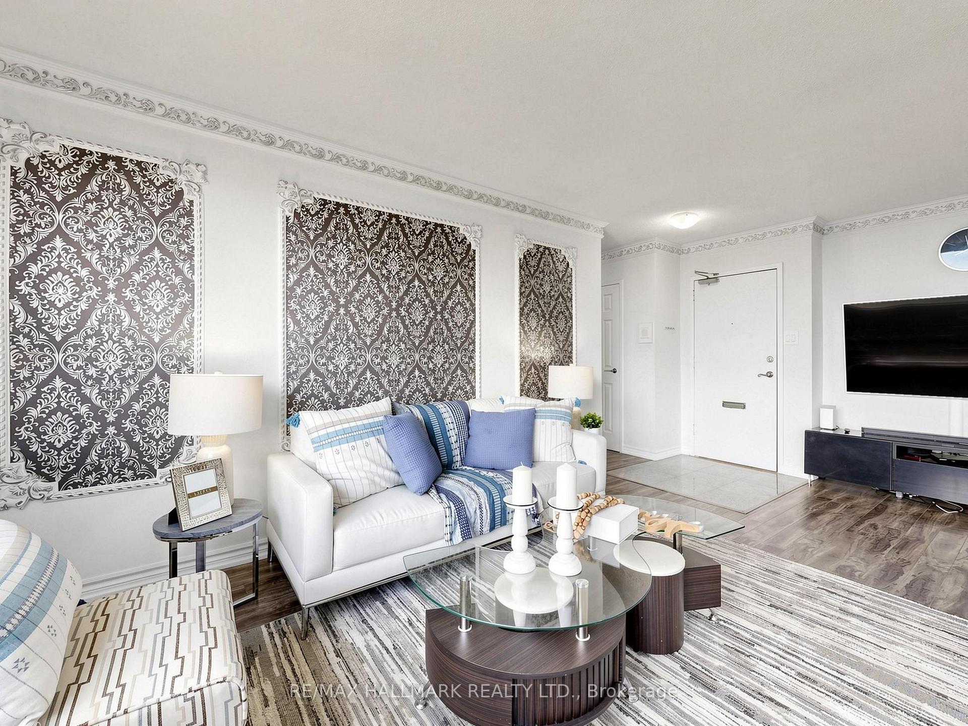 Photo 3 of Unit 1609, 5 Parkway Forest Drive, North York, Henry Farm — HOMEH